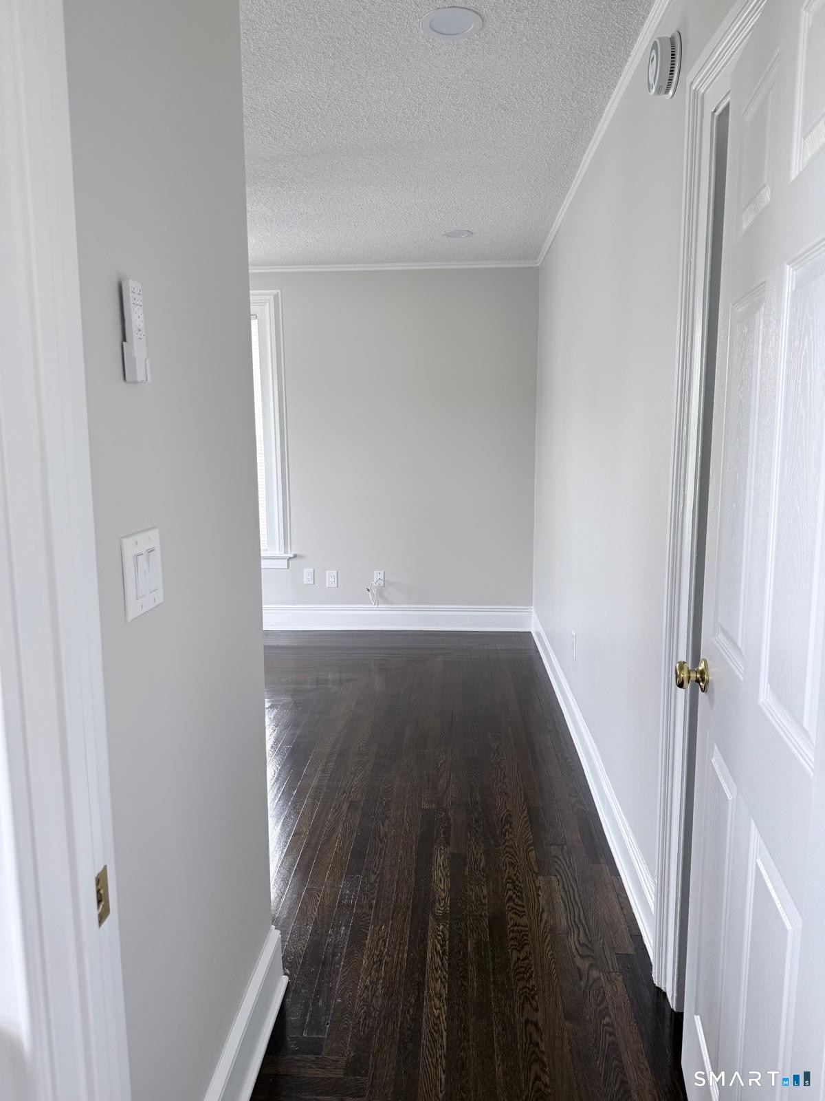 31 Atwater Avenue W