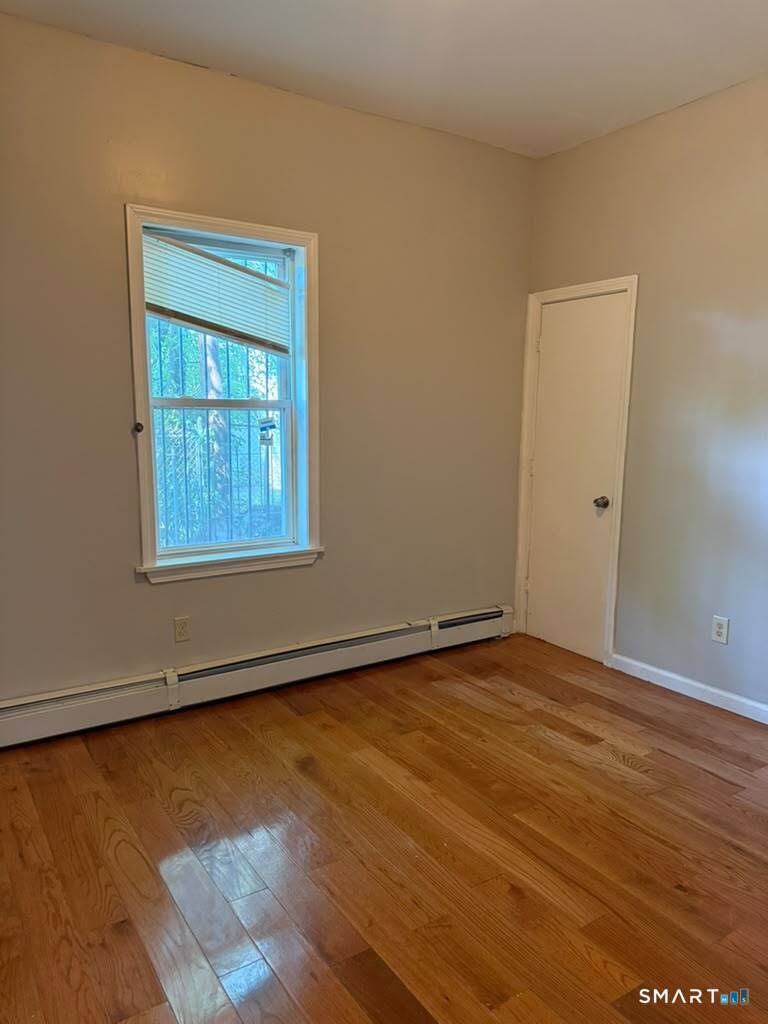62-64 Bedford Street Unit: 1st Floor