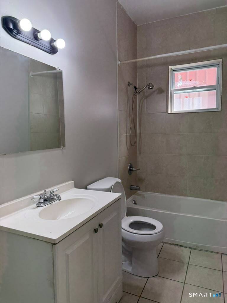 62-64 Bedford Street Unit: 1st Floor