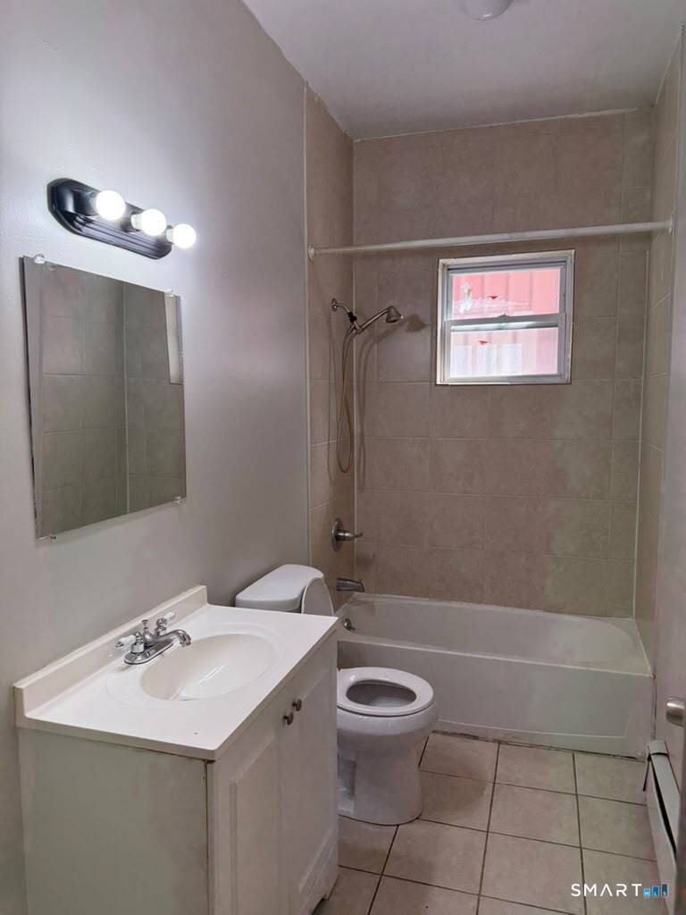 62-64 Bedford Street Unit: 1st Floor