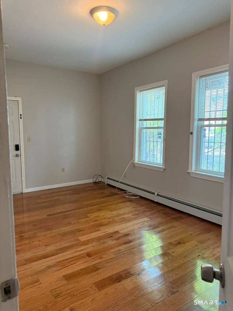 62-64 Bedford Street Unit: 1st Floor