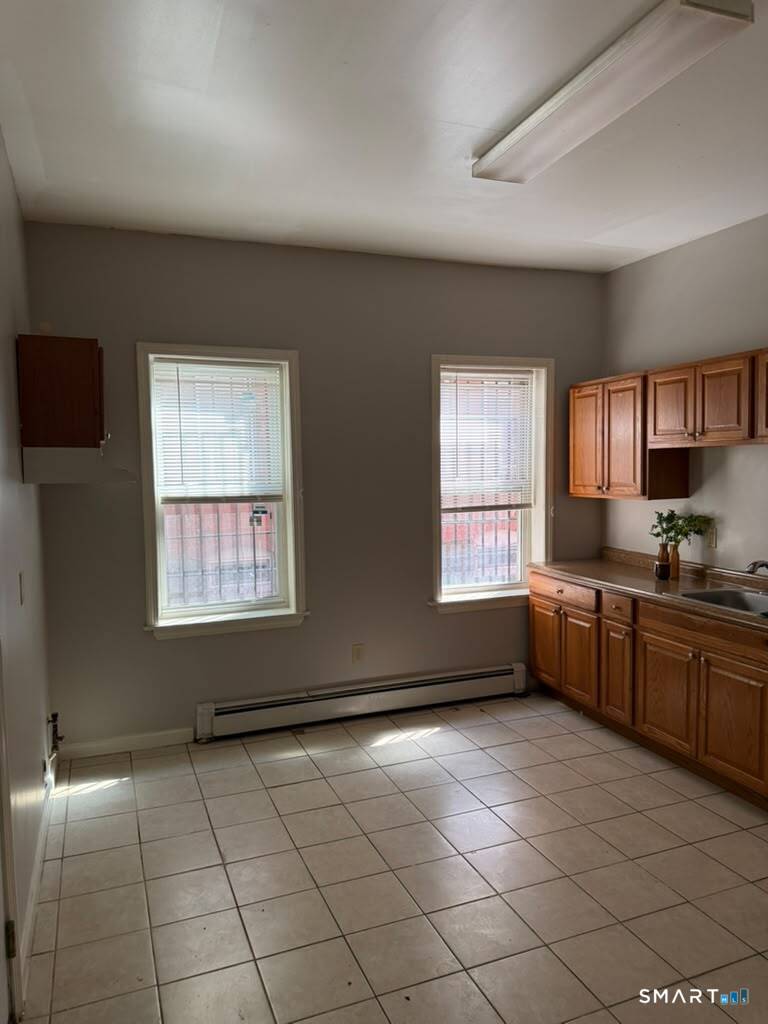 62-64 Bedford Street Unit: 1st Floor
