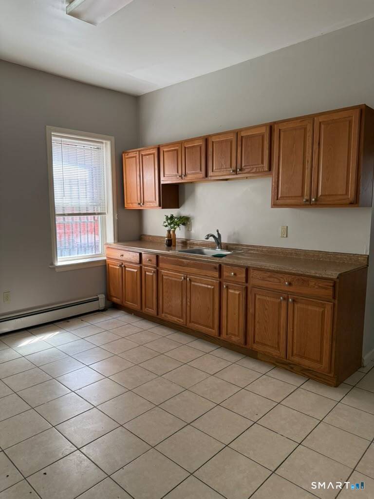 62-64 Bedford Street Unit: 1st Floor