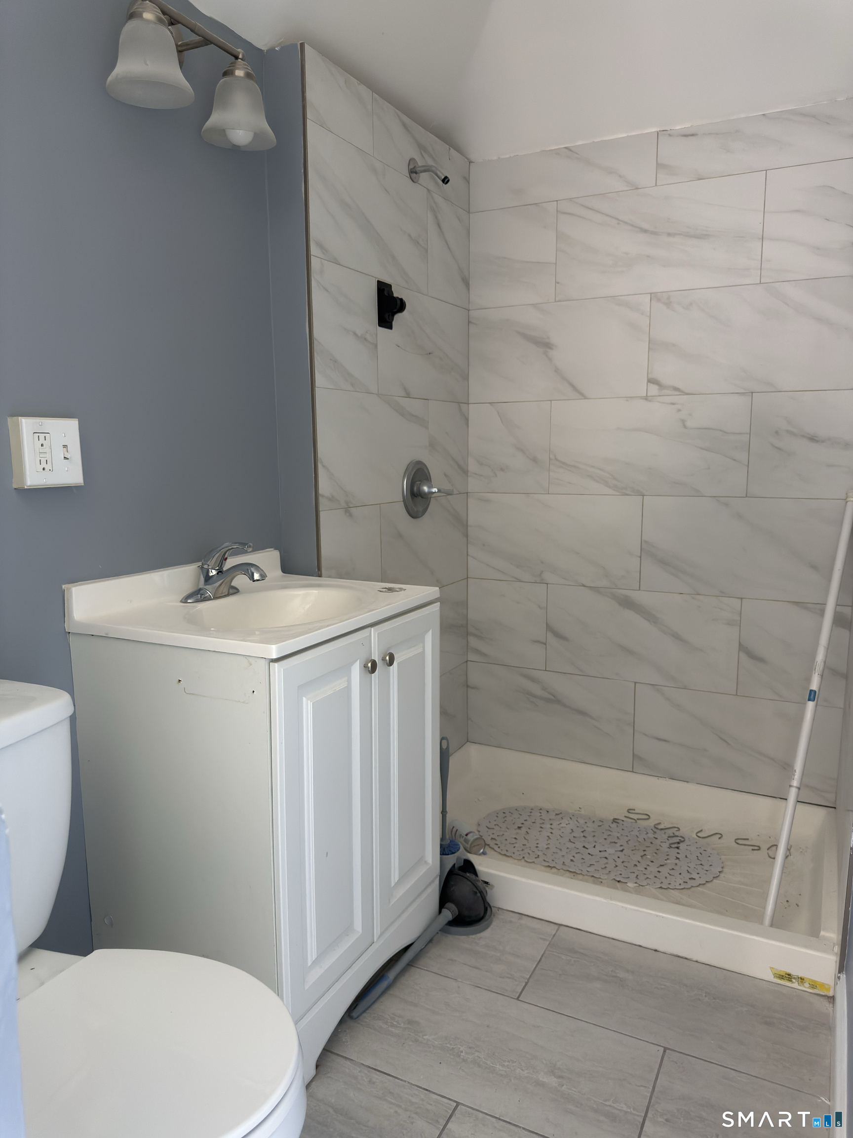 43-45 Hungerford Street Unit: 3rd Floor