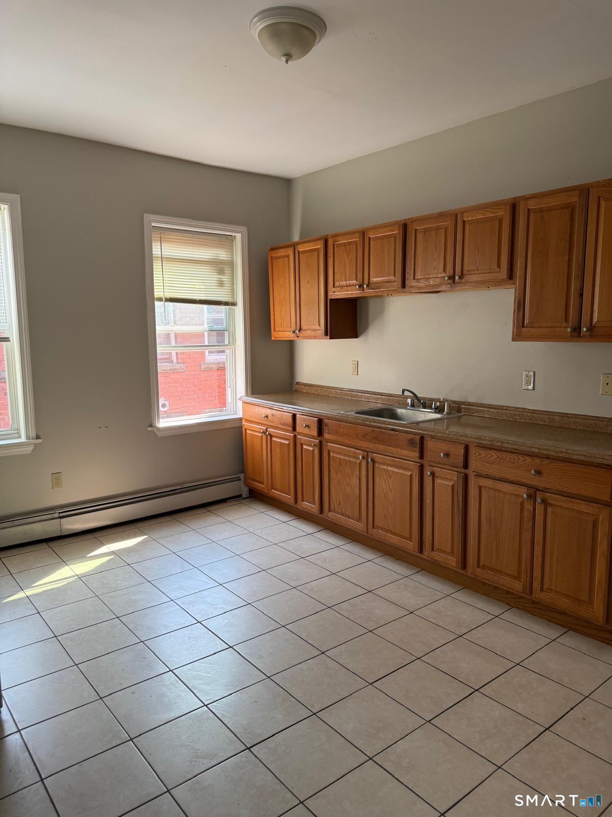 62-64 Bedford Street Unit: 3
