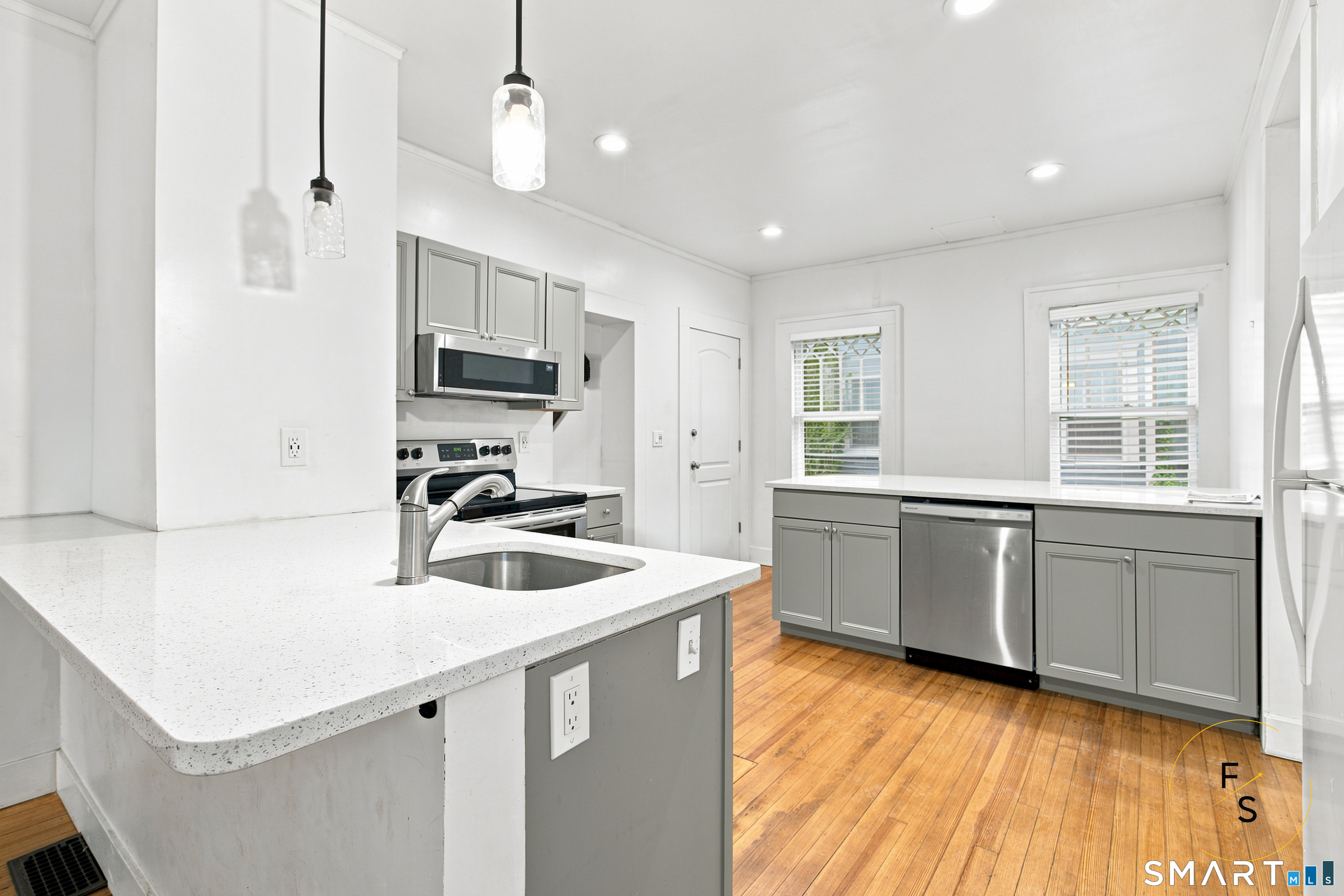 34 Harlem Avenue