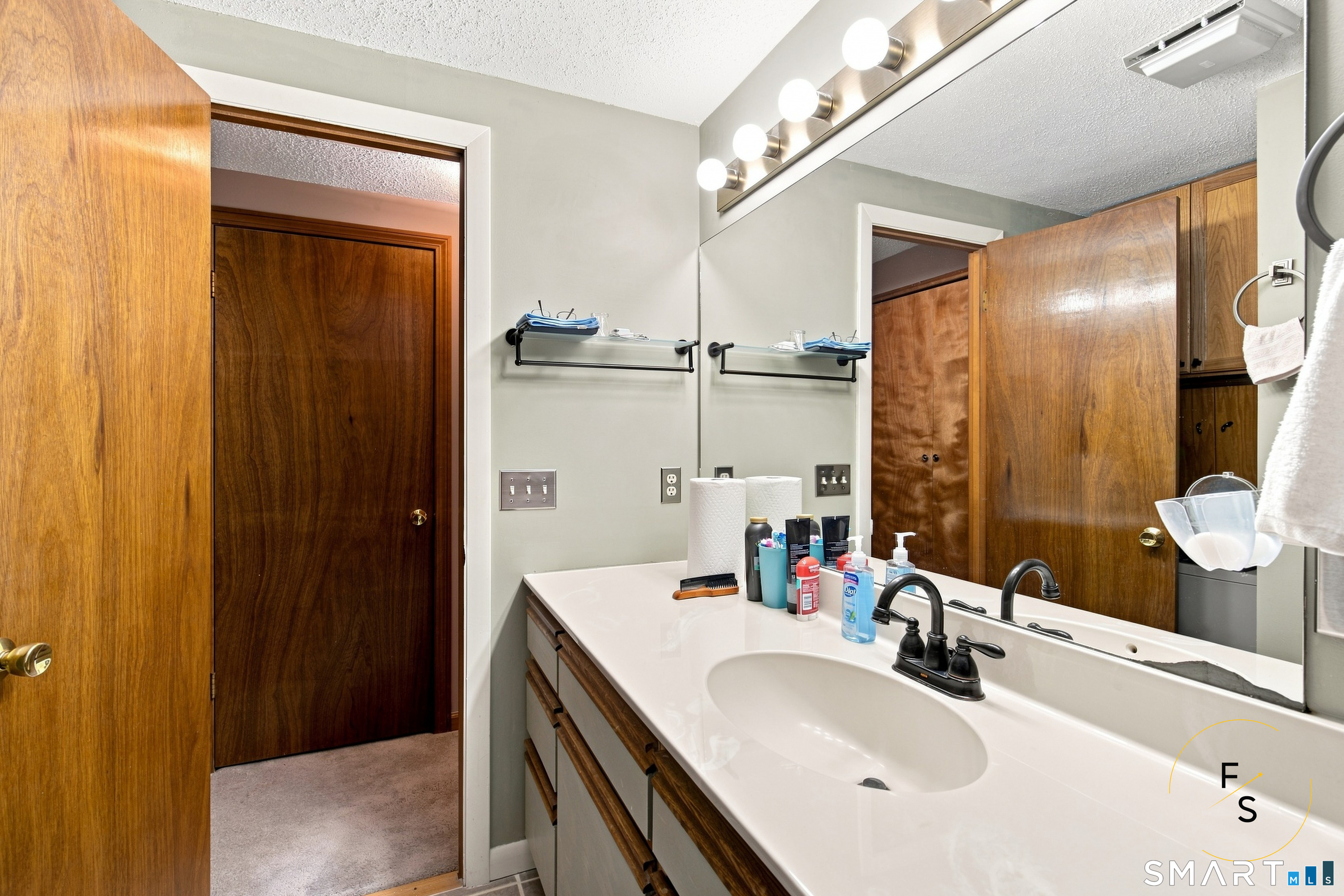 242 Talcottville Road Unit: 209