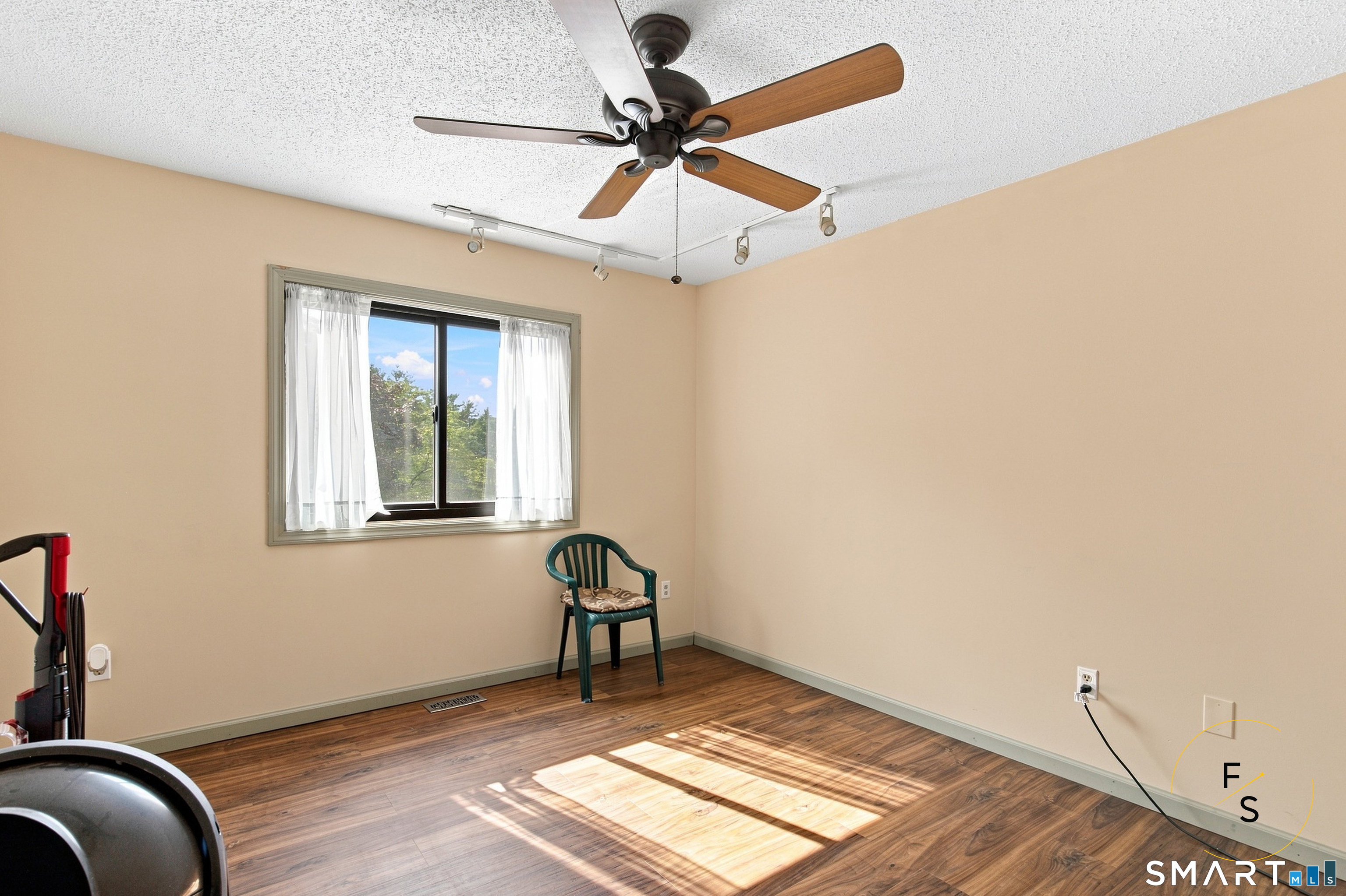 242 Talcottville Road Unit: 209