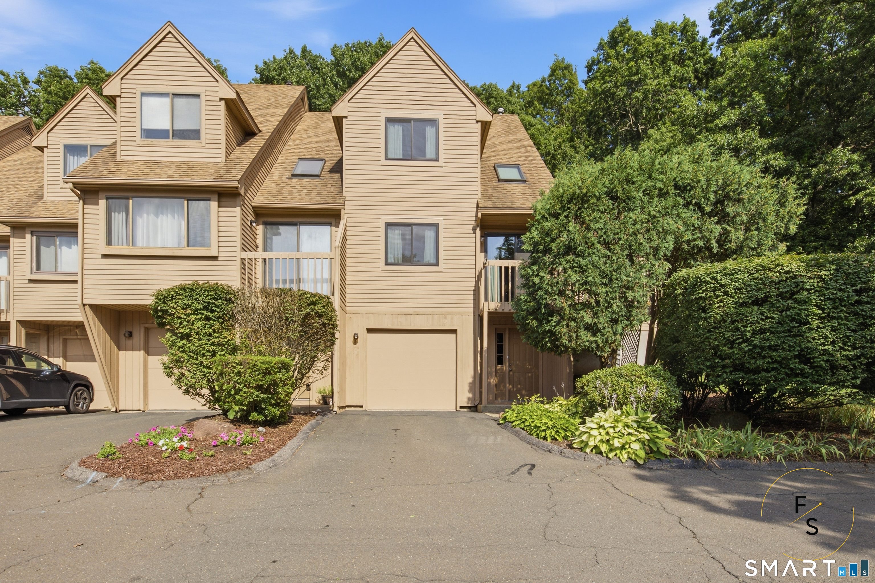242 Talcottville Road Unit: 209