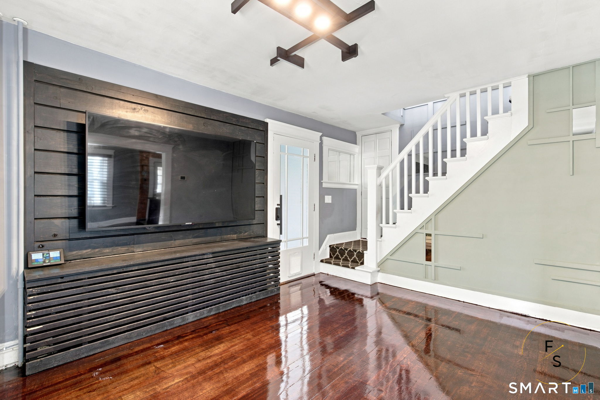 315 Frost Road