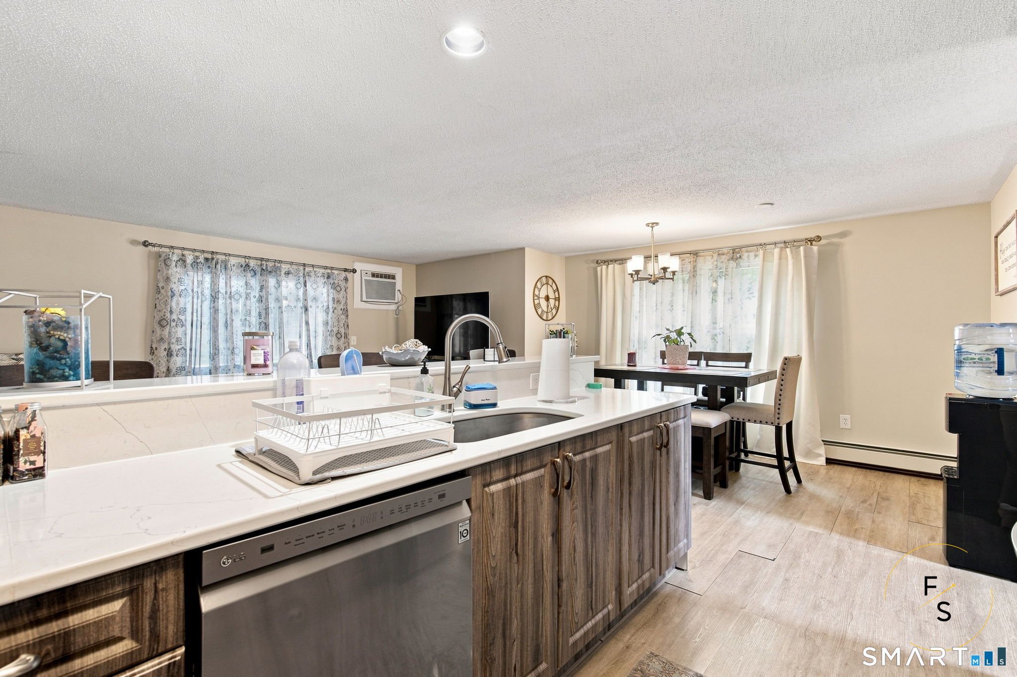 2 Oak Forest Drive Unit: 5