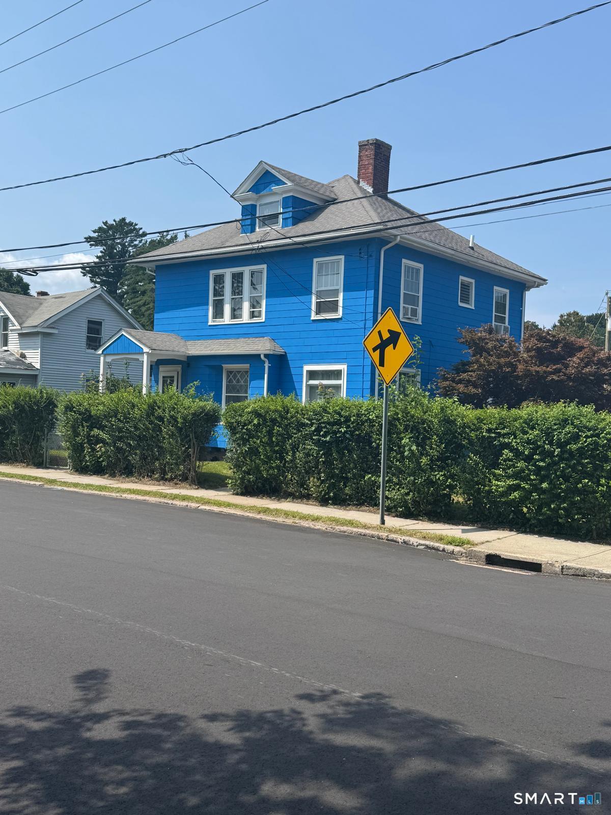 75 Willetts Avenue