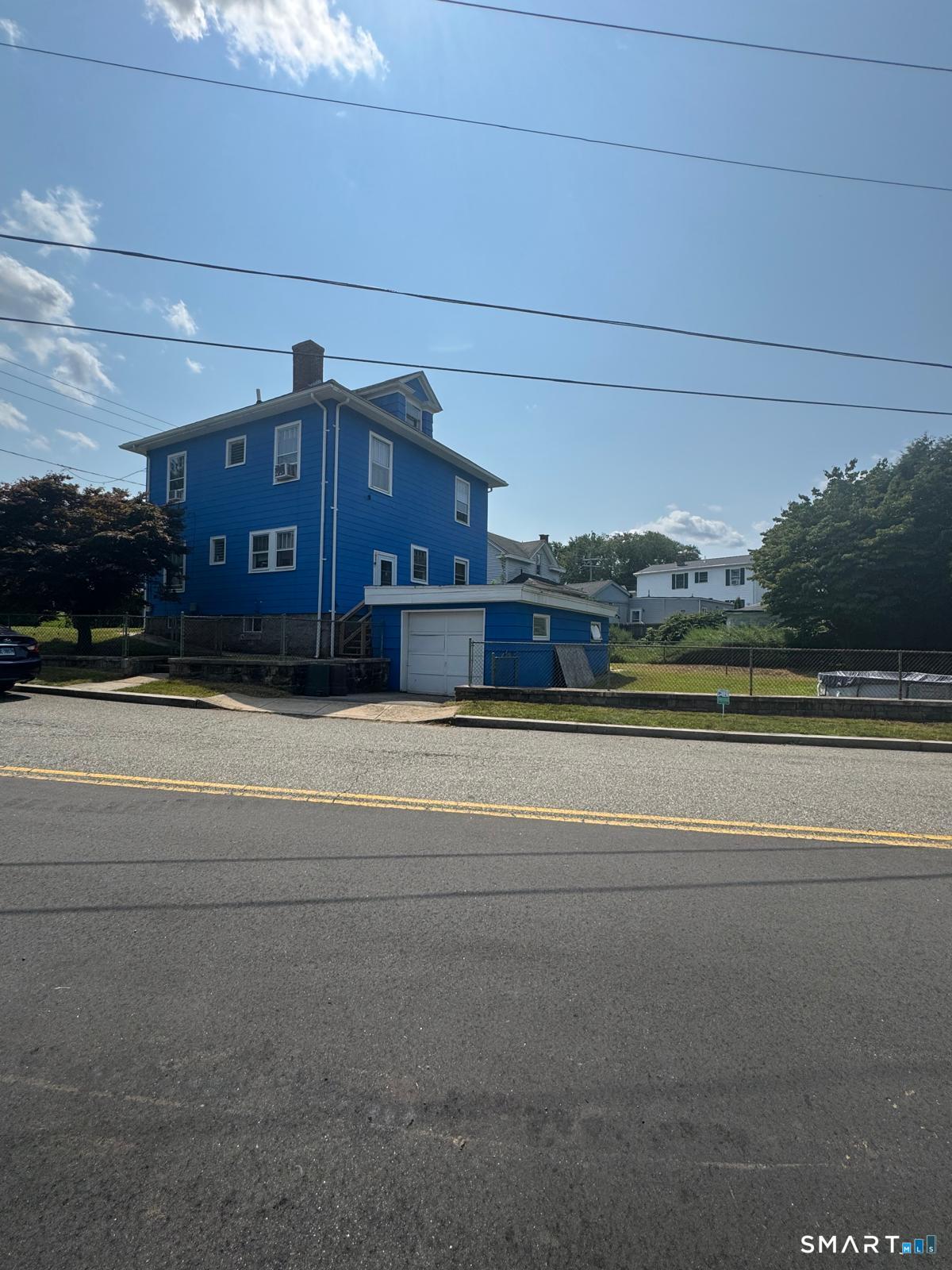 75 Willetts Avenue