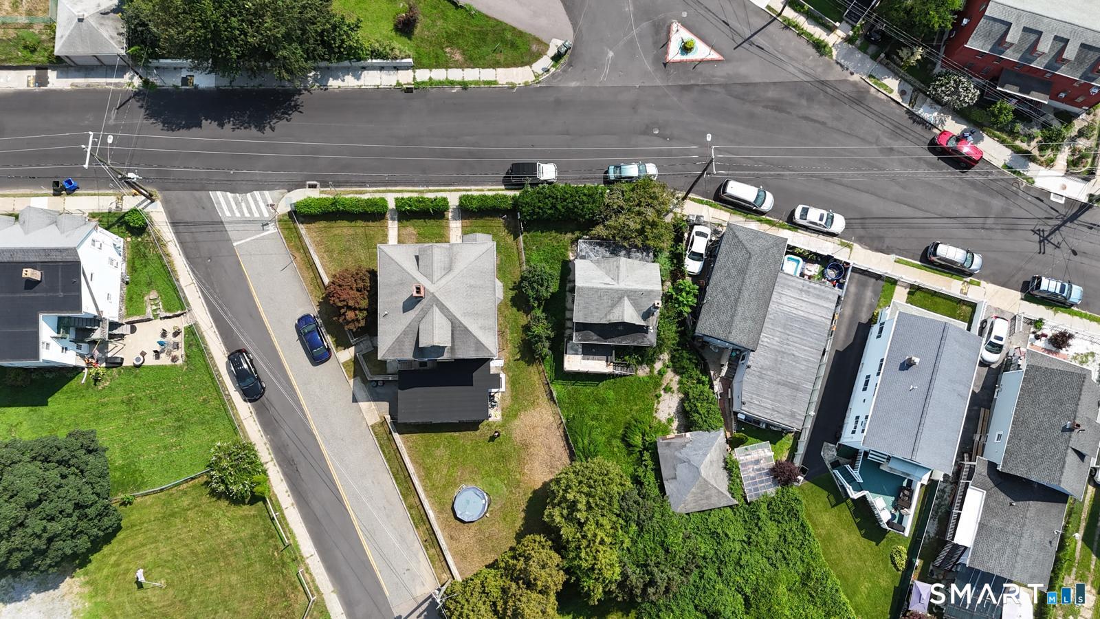 75 Willetts Avenue