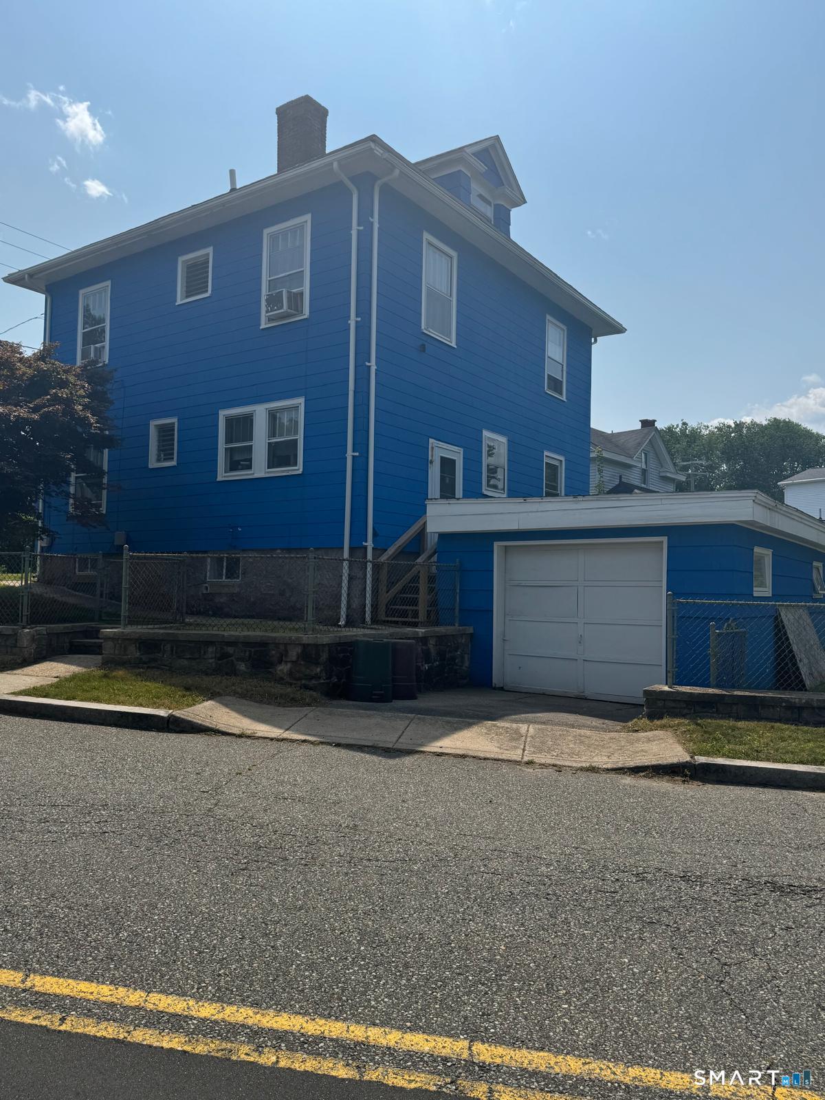 75 Willetts Avenue