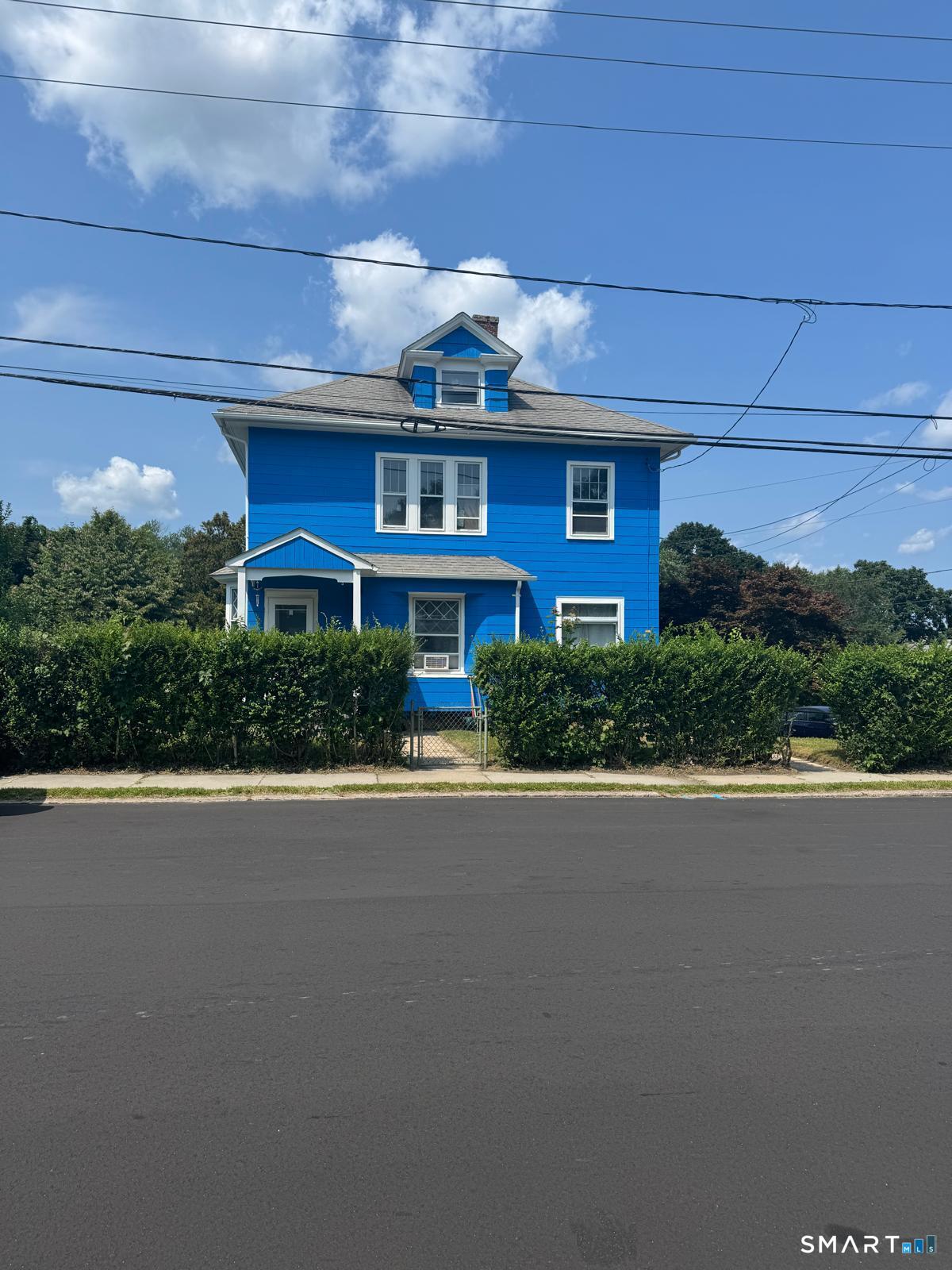 75 Willetts Avenue