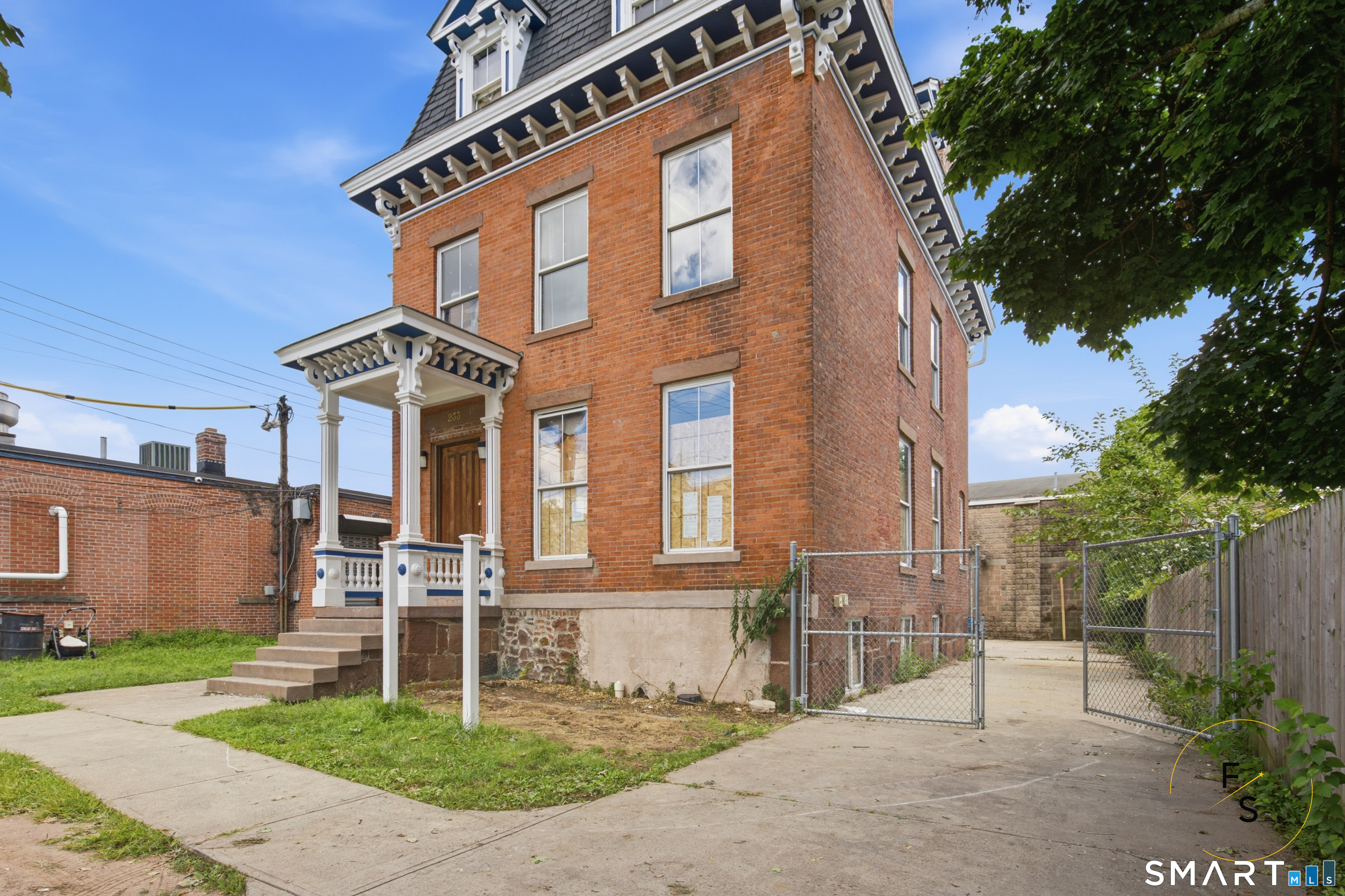 233 Blatchley Avenue