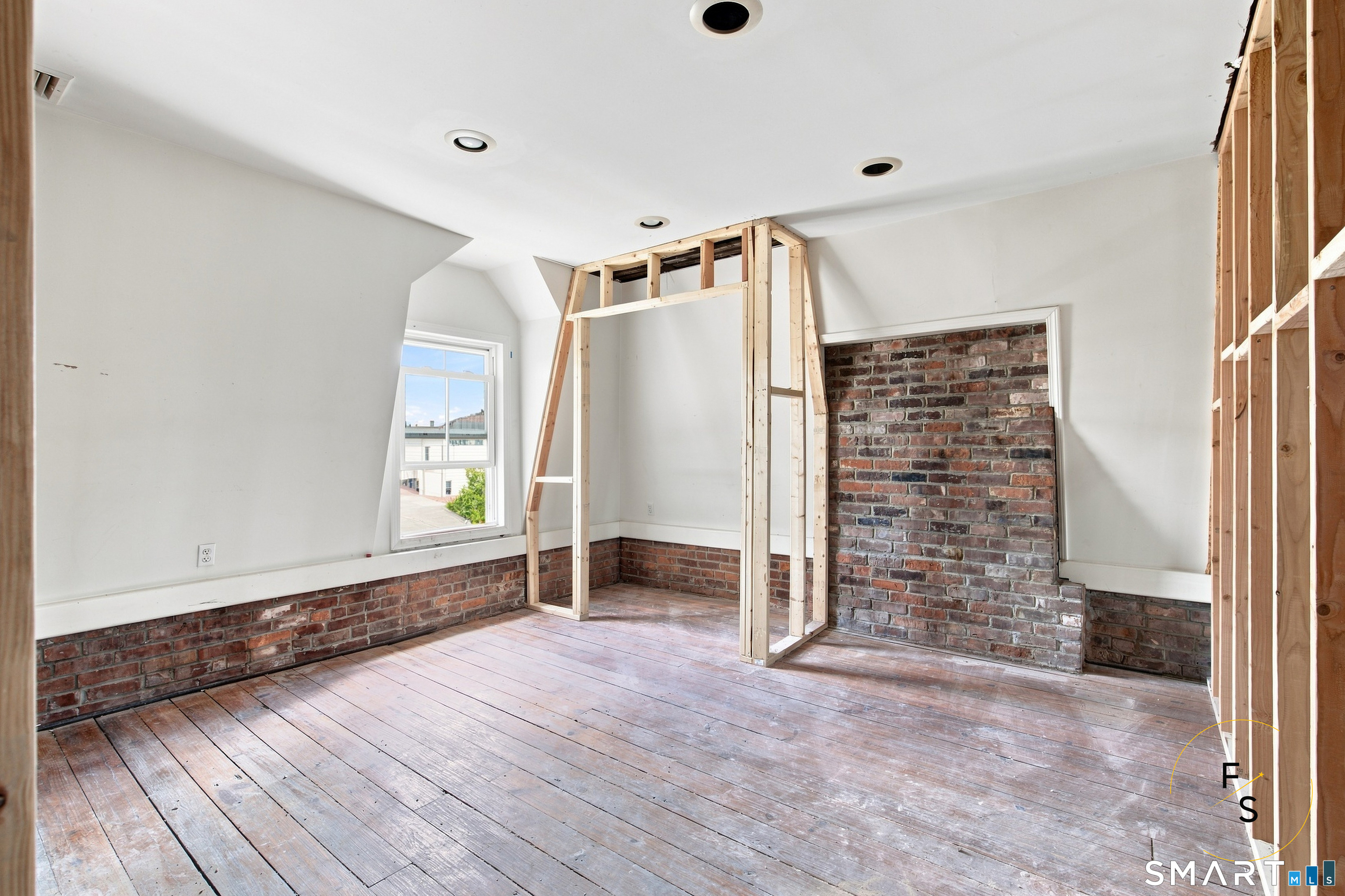 233 Blatchley Avenue