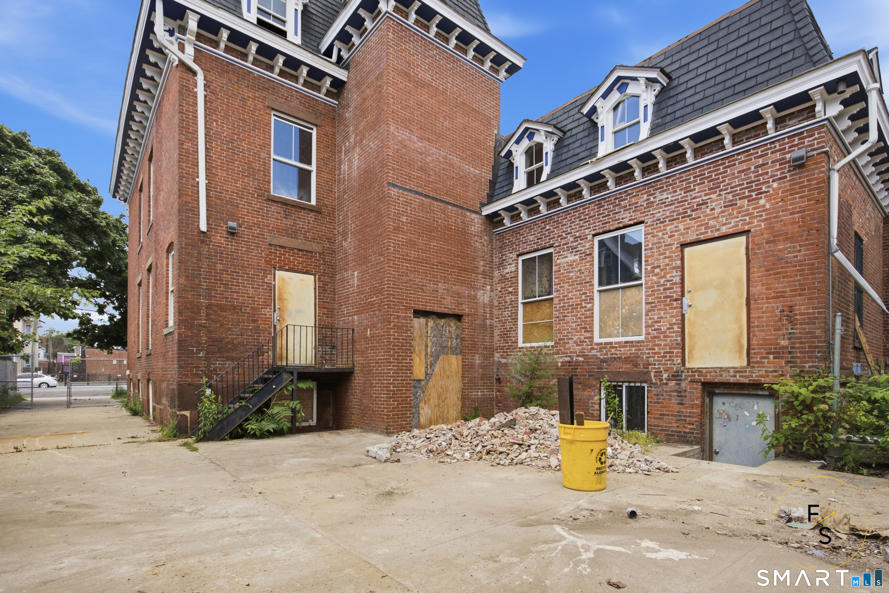 233 Blatchley Avenue