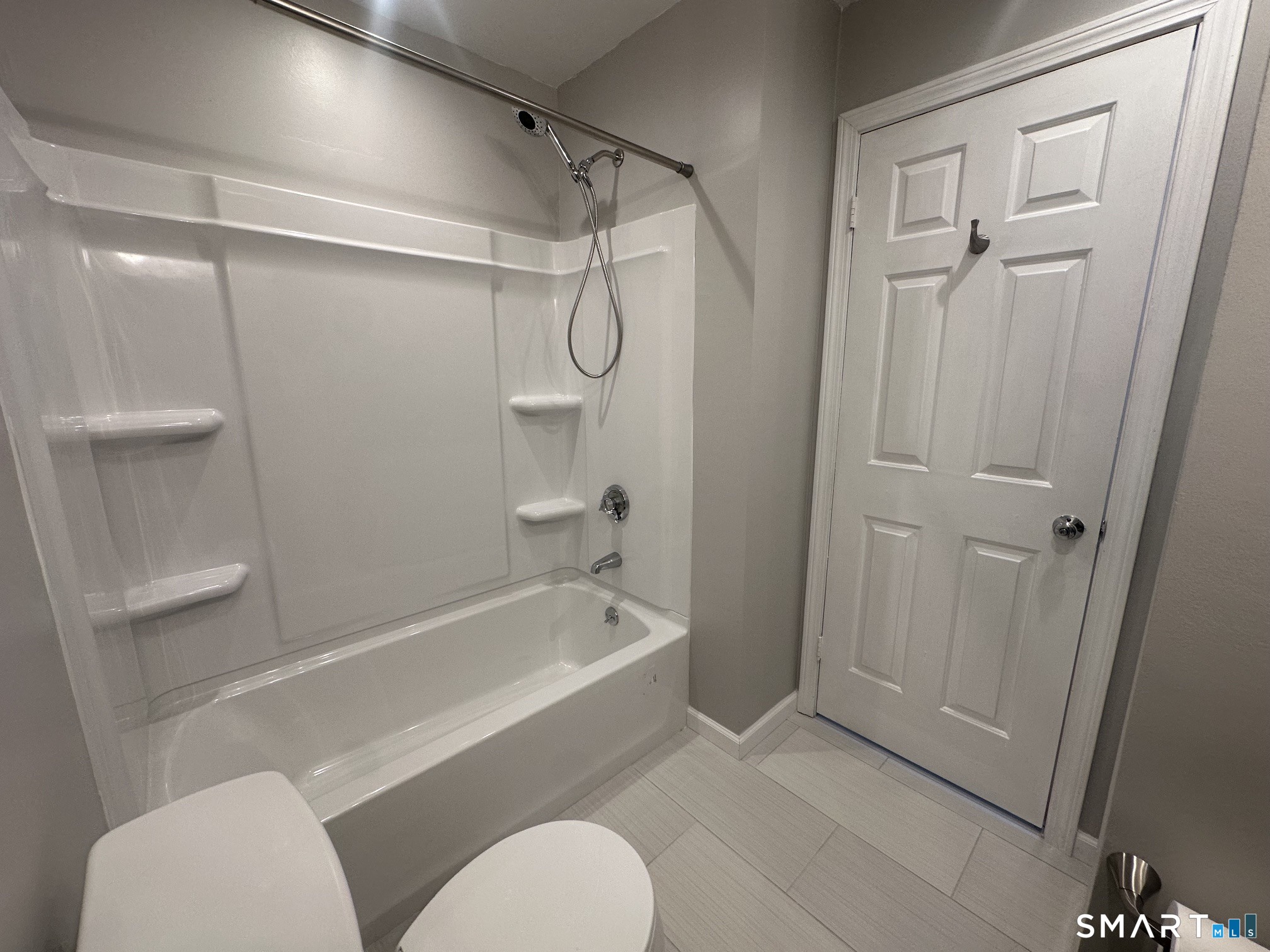 1690 Dixwell Avenue Unit: B6