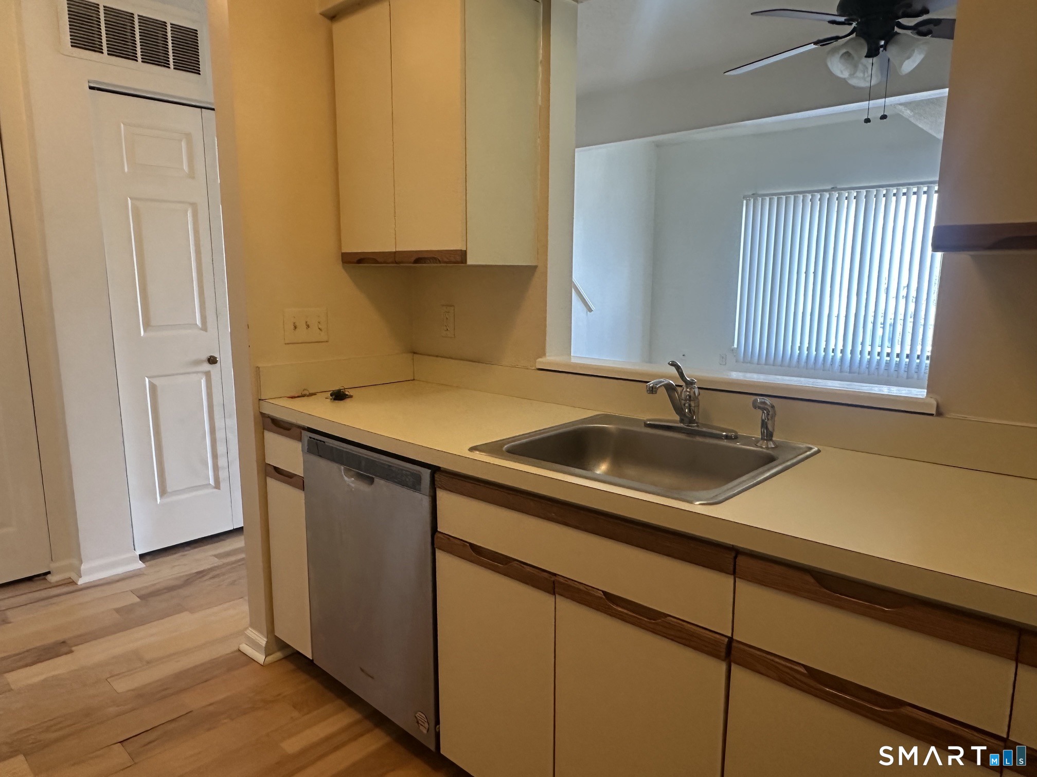 1690 Dixwell Avenue Unit: B6