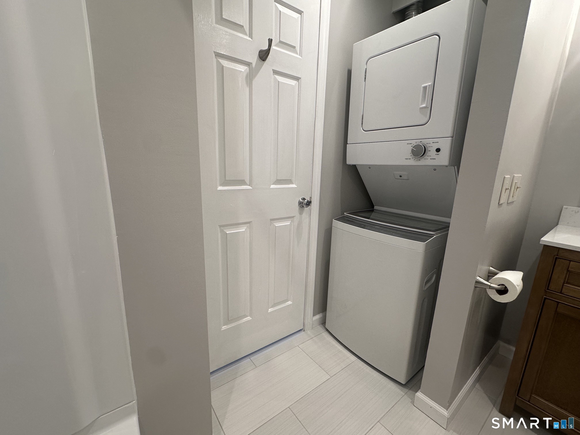 1690 Dixwell Avenue Unit: B6