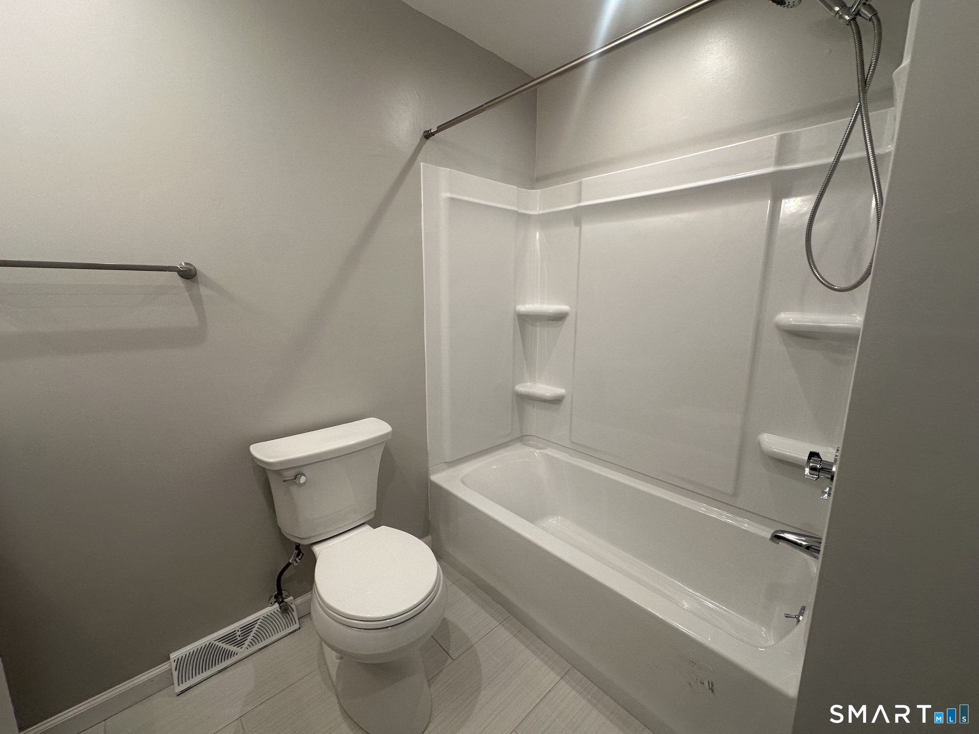 1690 Dixwell Avenue Unit: B6