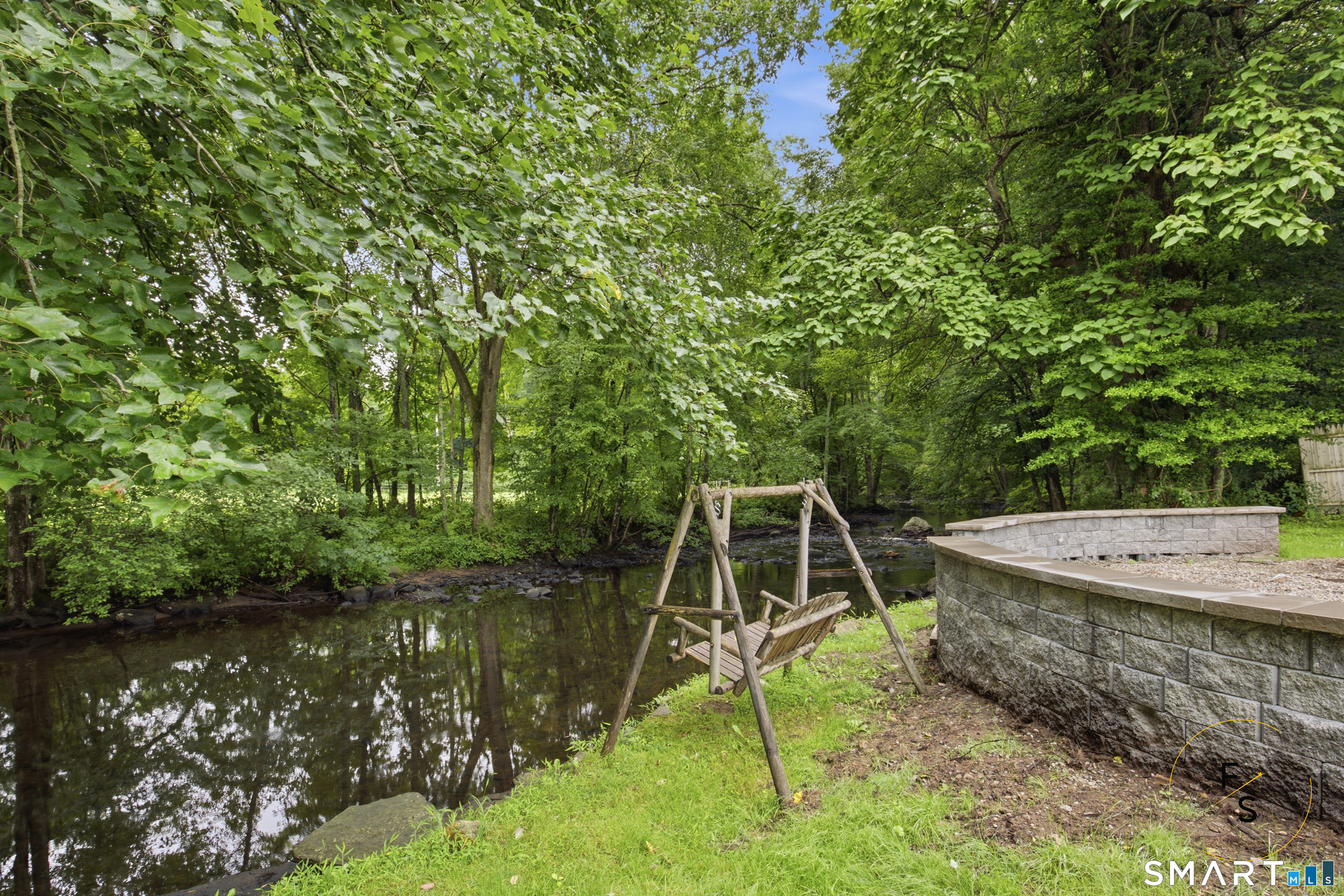 157 South River Road