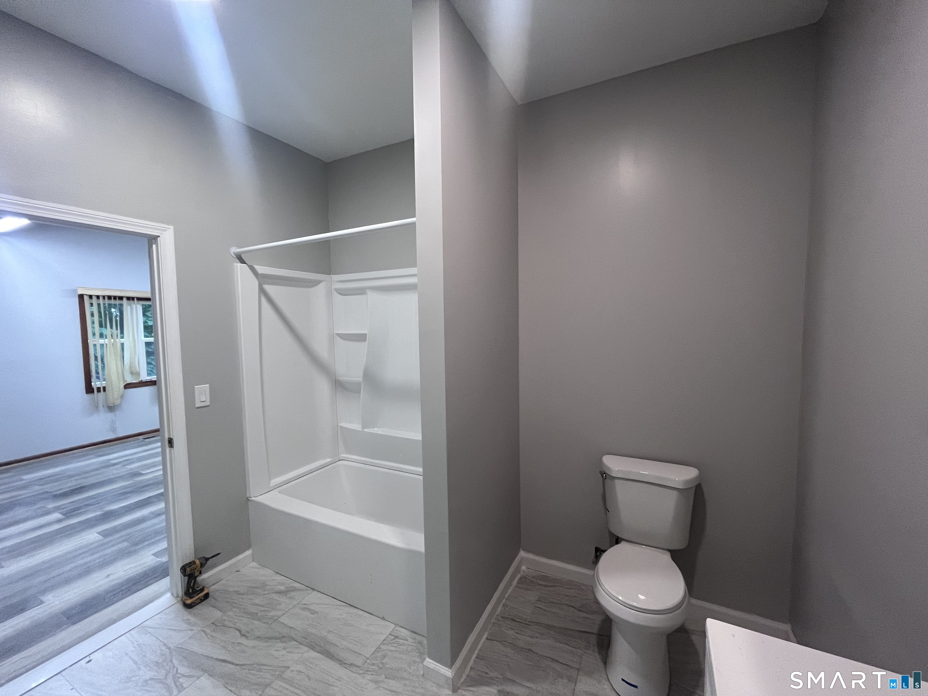 409 Oak Avenue Unit: 3