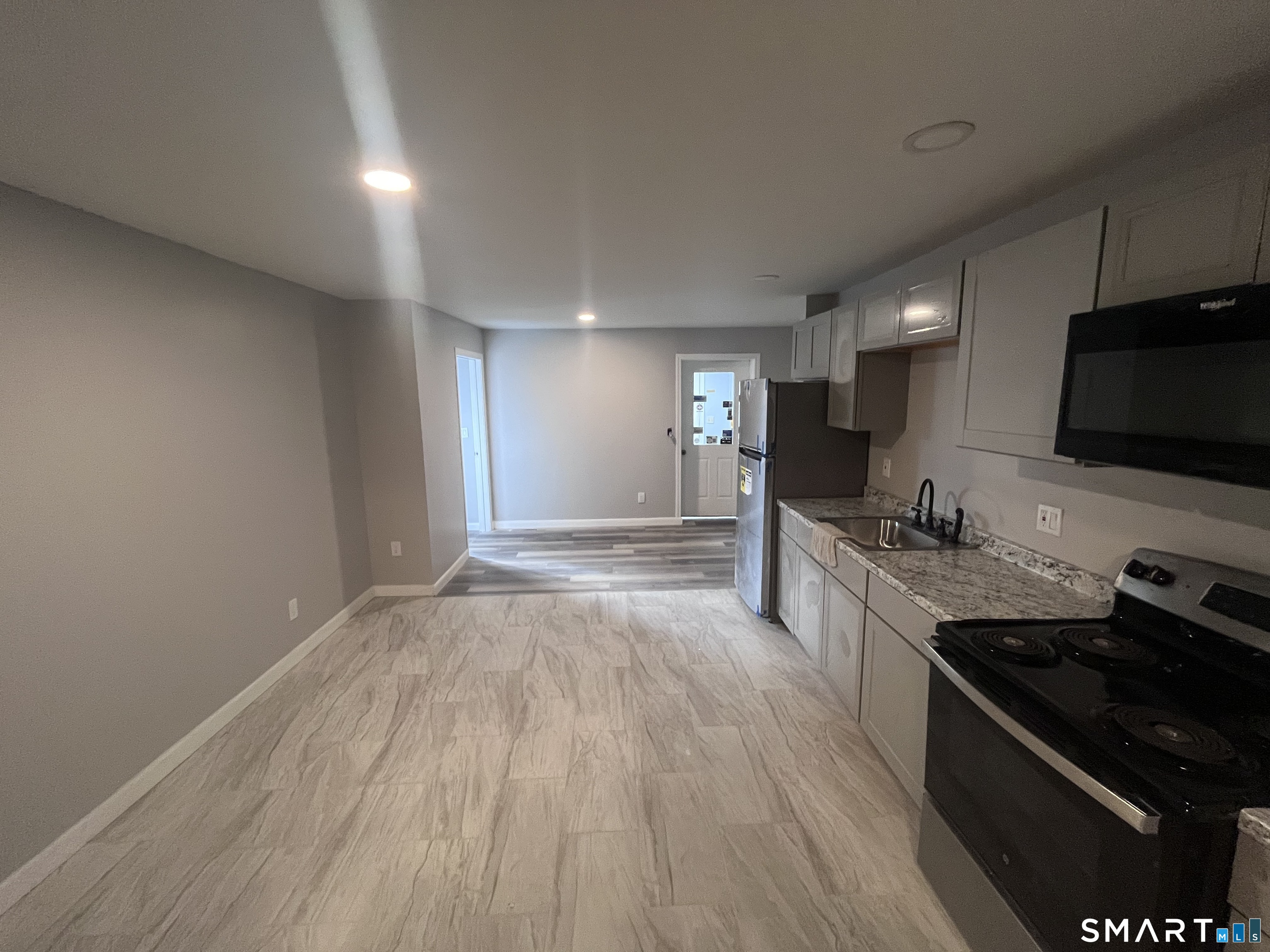 409 Oak Avenue Unit: 3
