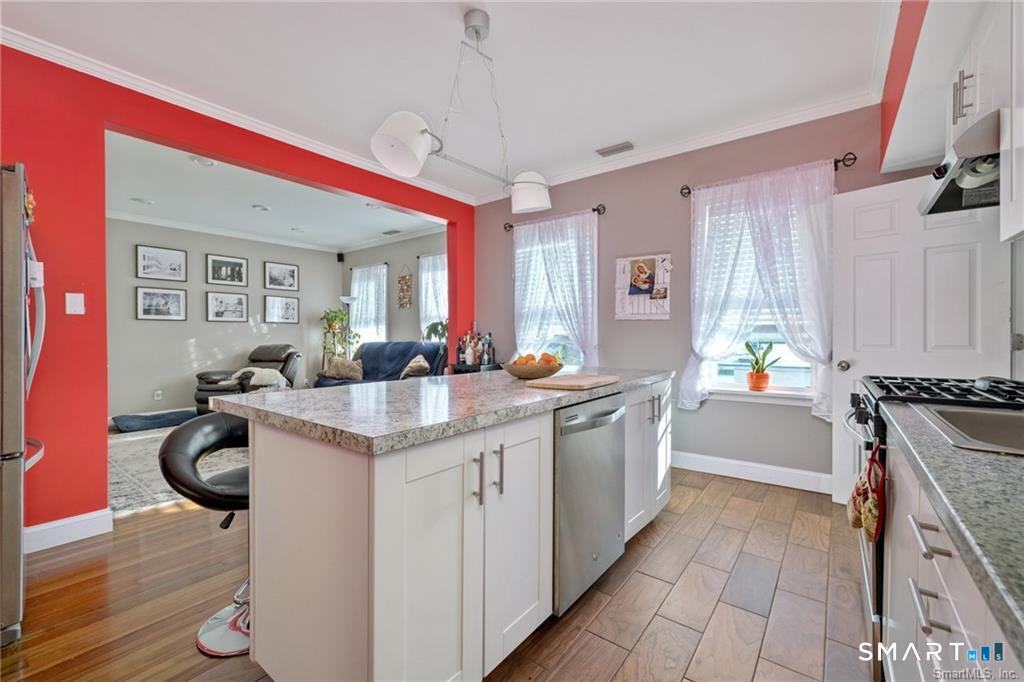 8 Erwin Place Unit: 3rd Floor