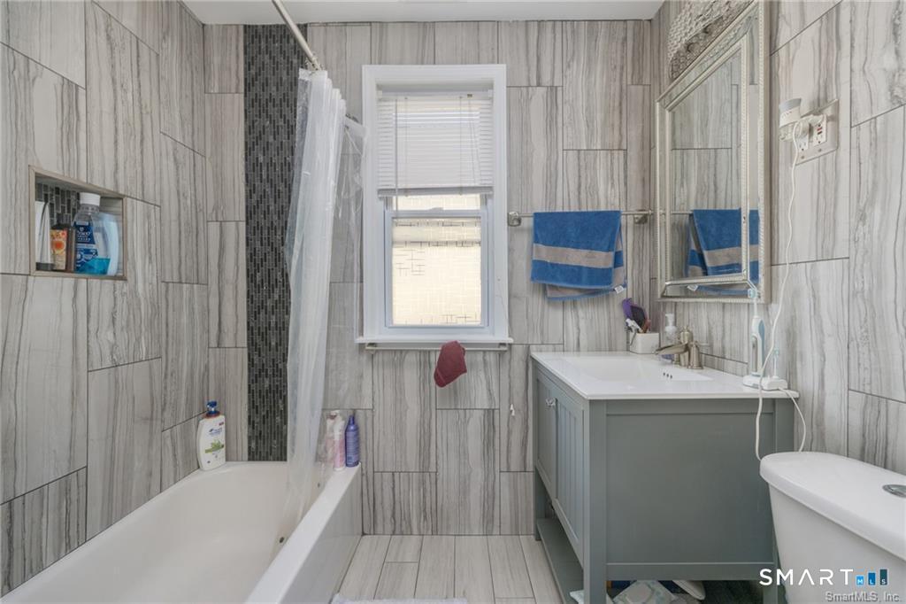 8 Erwin Place Unit: 3rd Floor