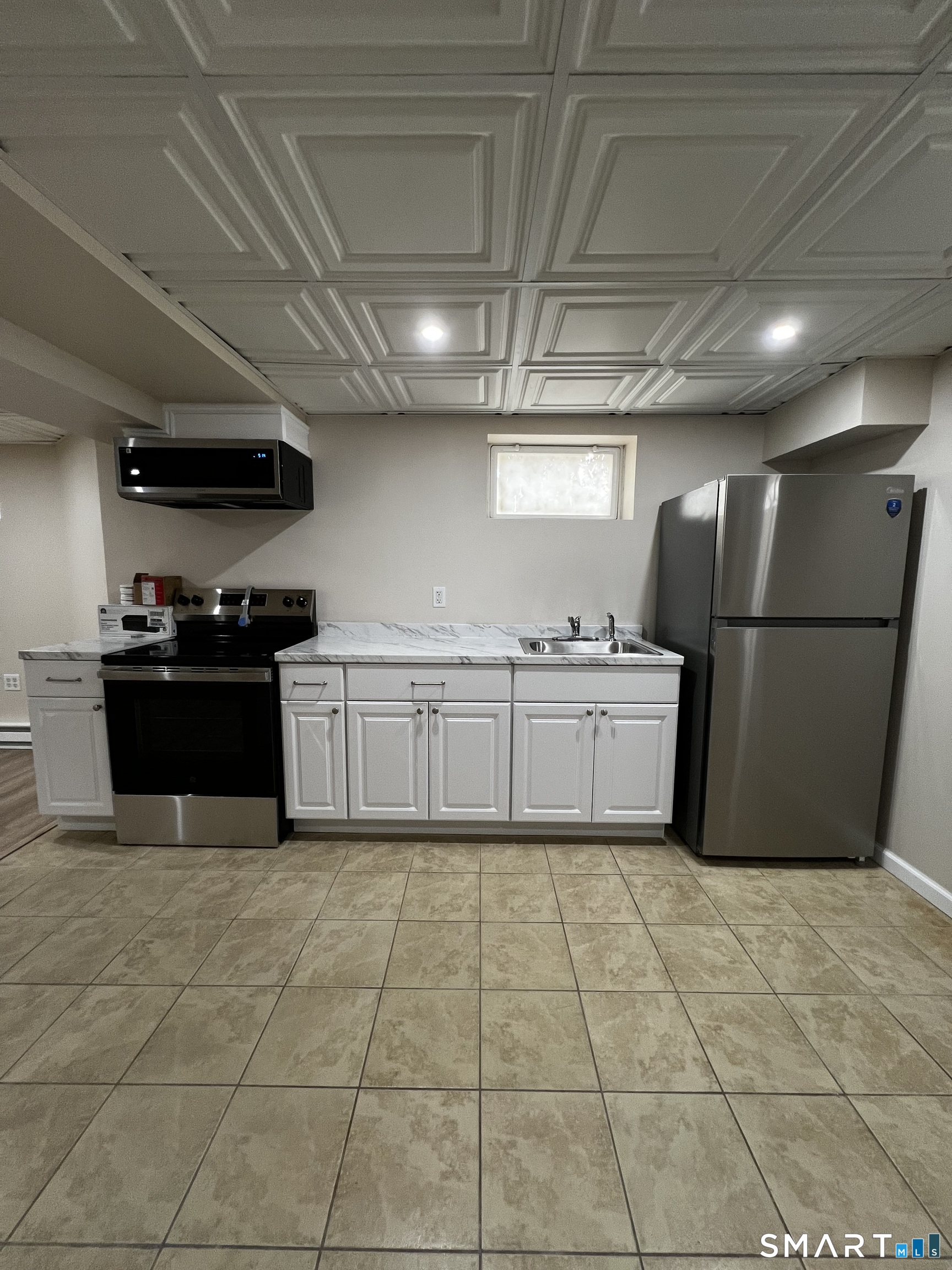 93 South Burritt Street Unit: Lower Level