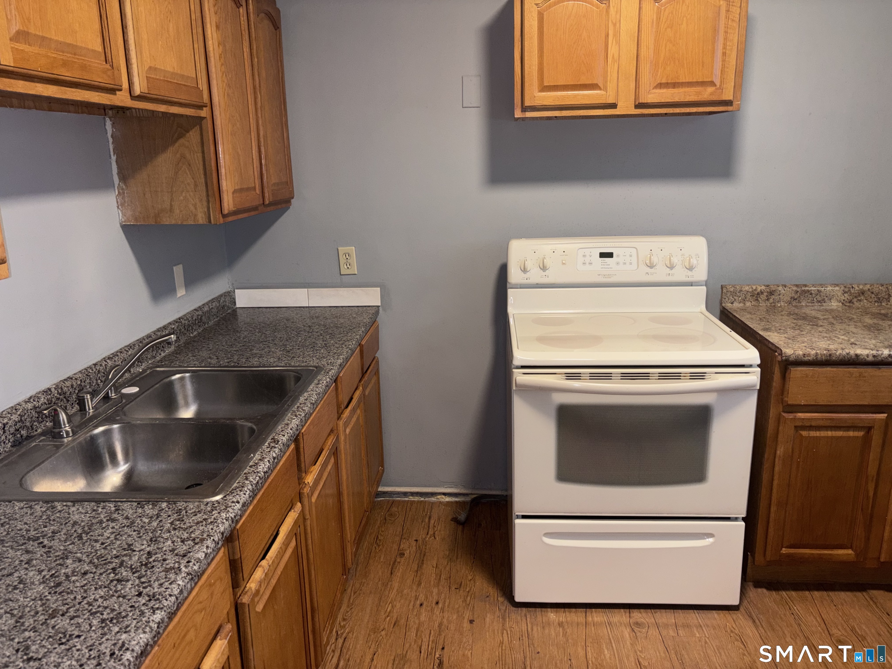71 Williams Street Unit: B