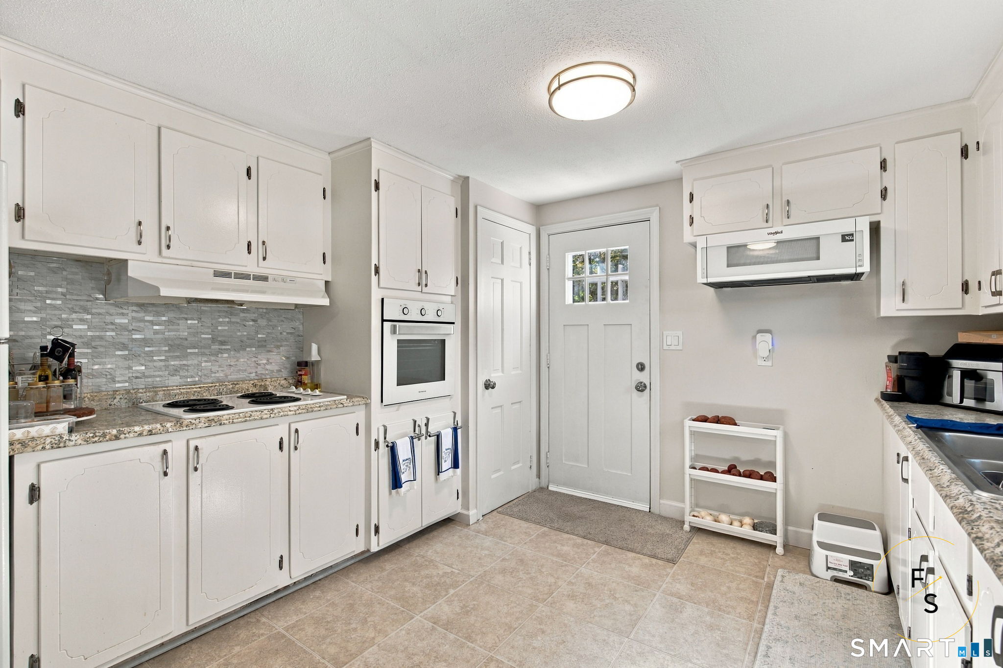 17 Pioneer Drive