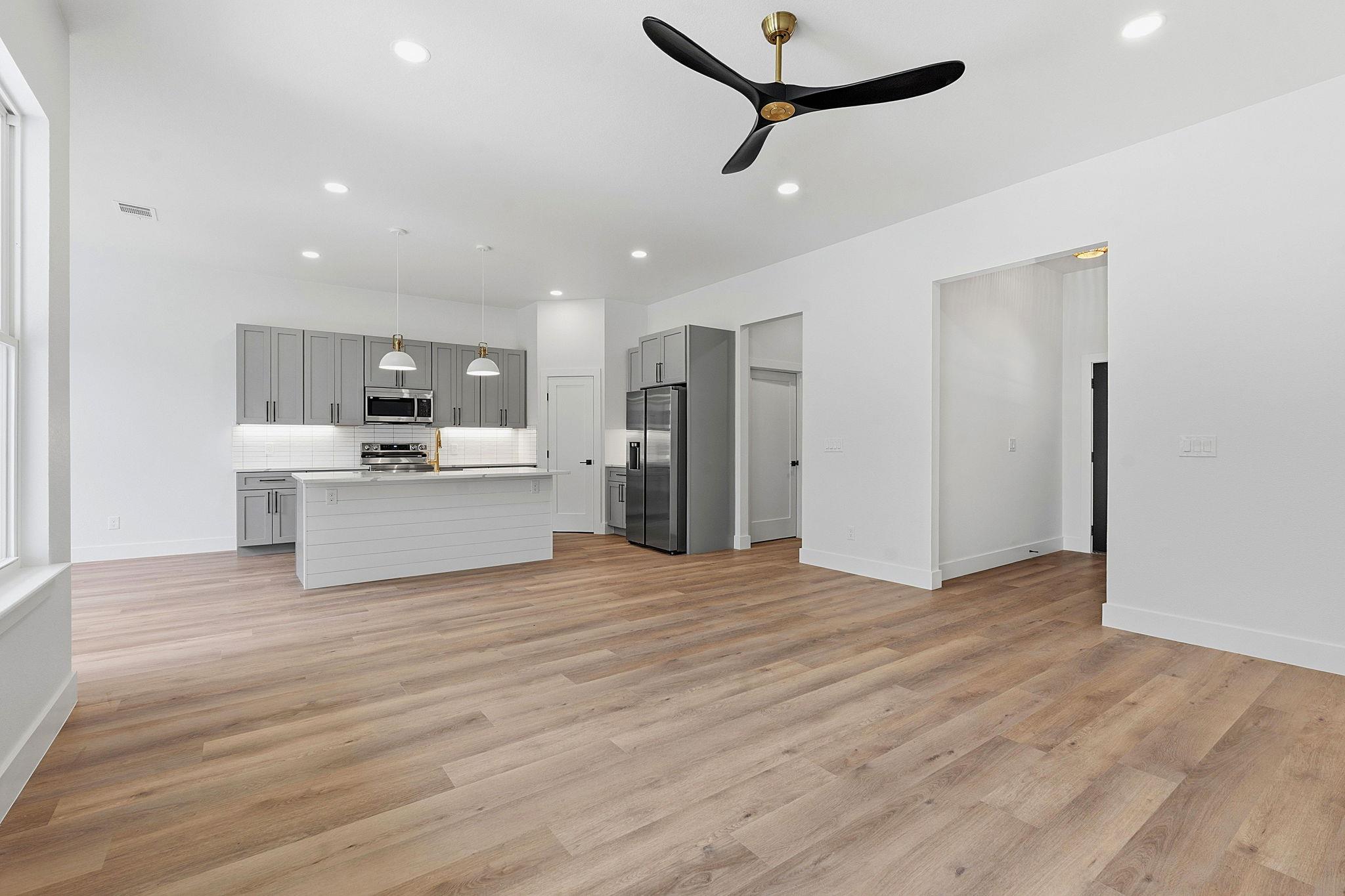 13 Country Place DR