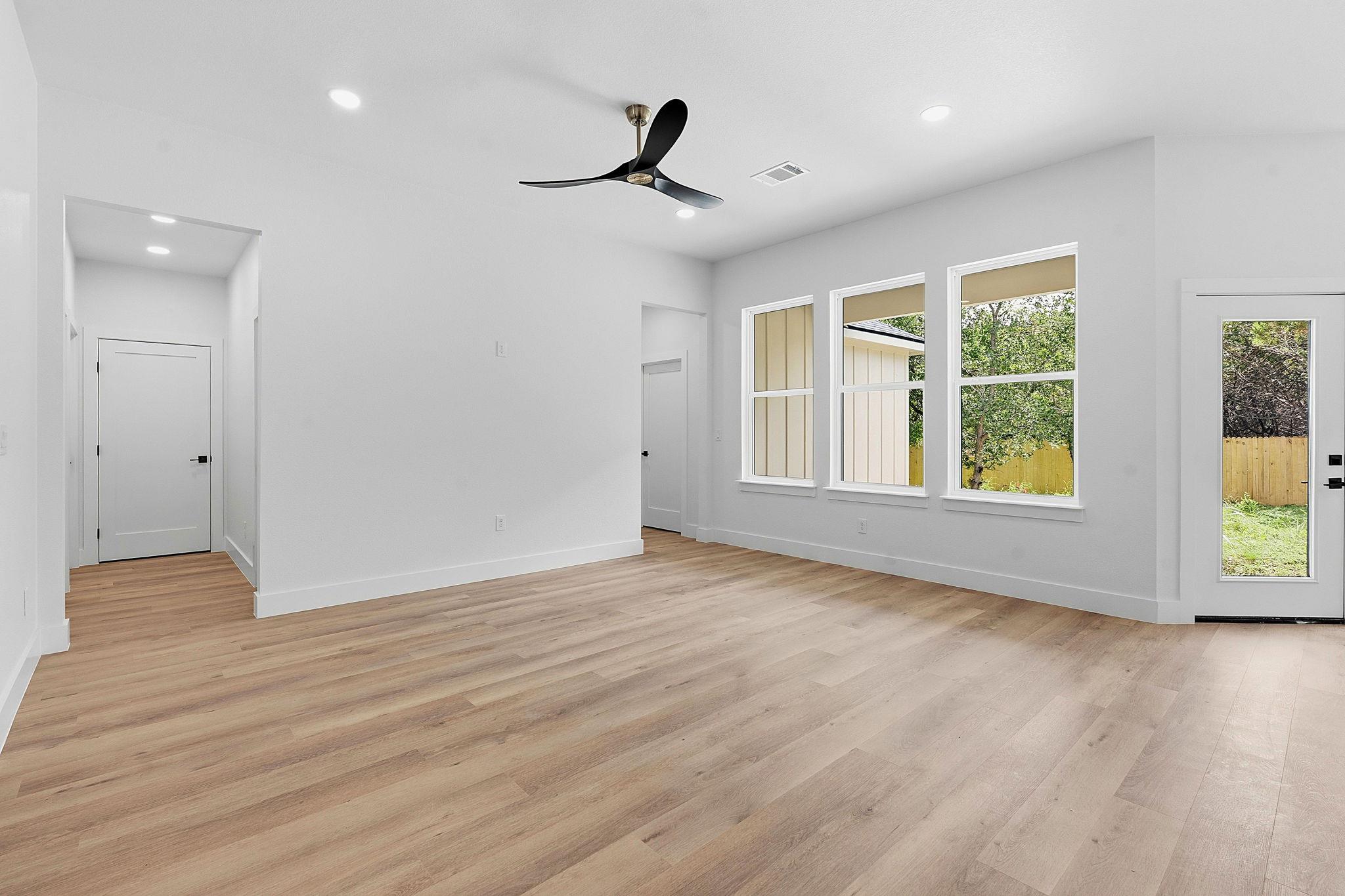 13 Country Place DR