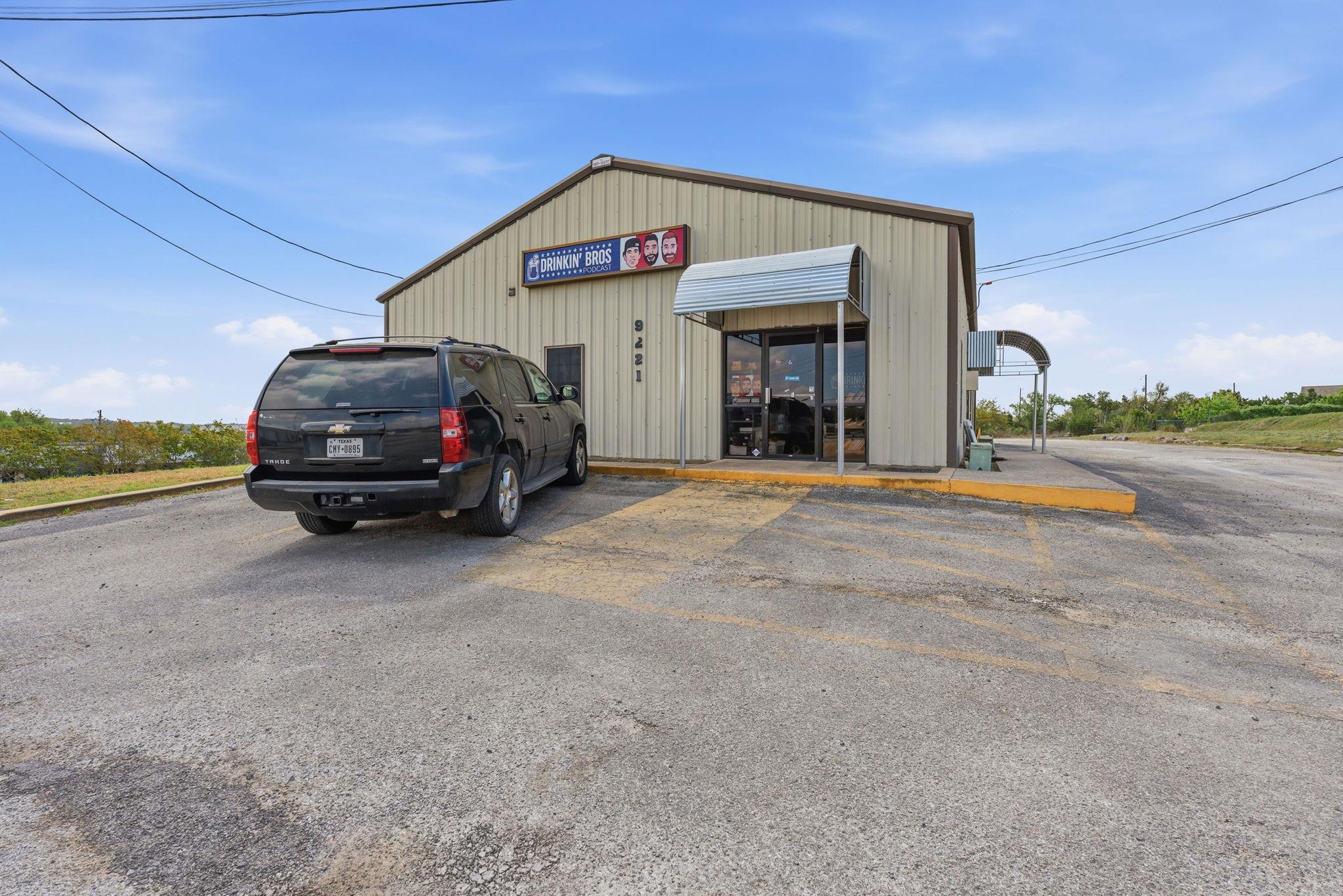 9221 Highway 290 W