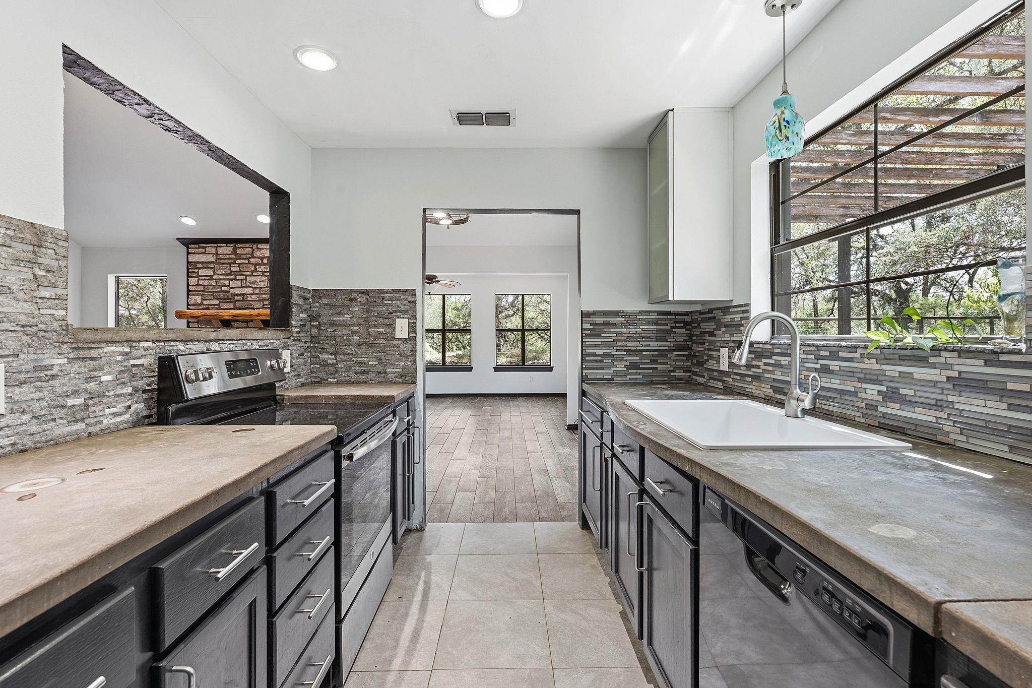 4 & 6 Acacia DR