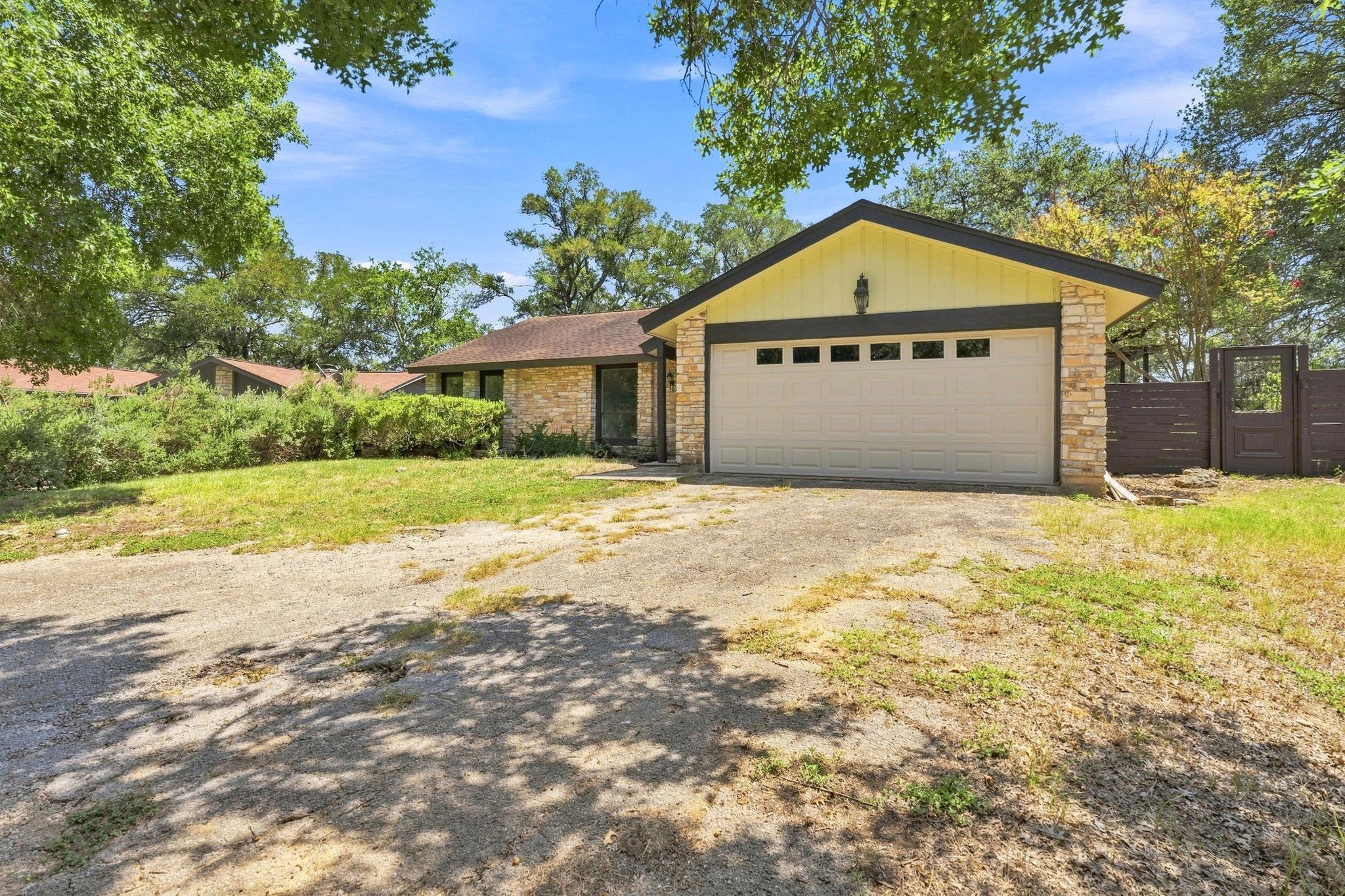 4 & 6 Acacia DR