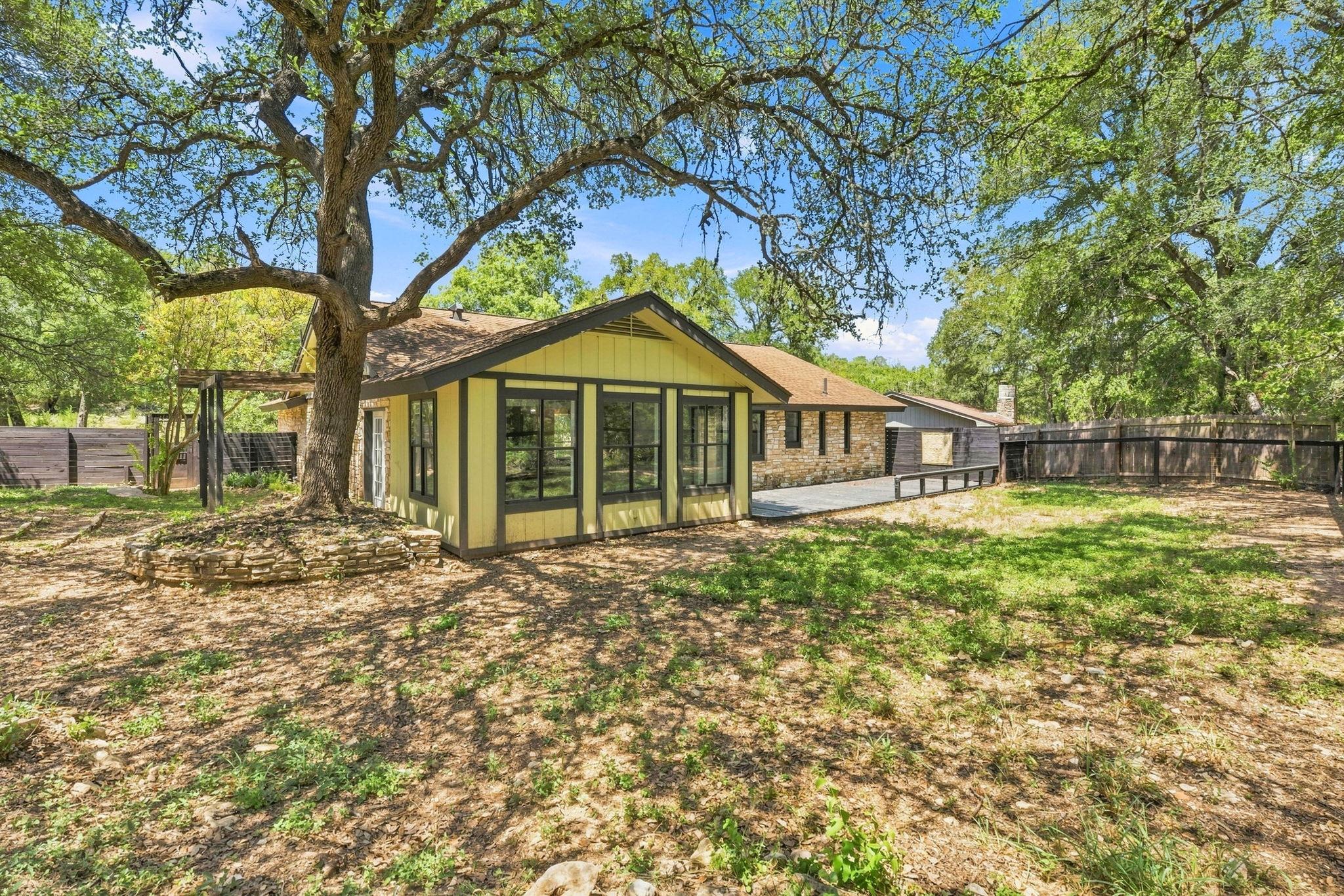 4 & 6 Acacia DR