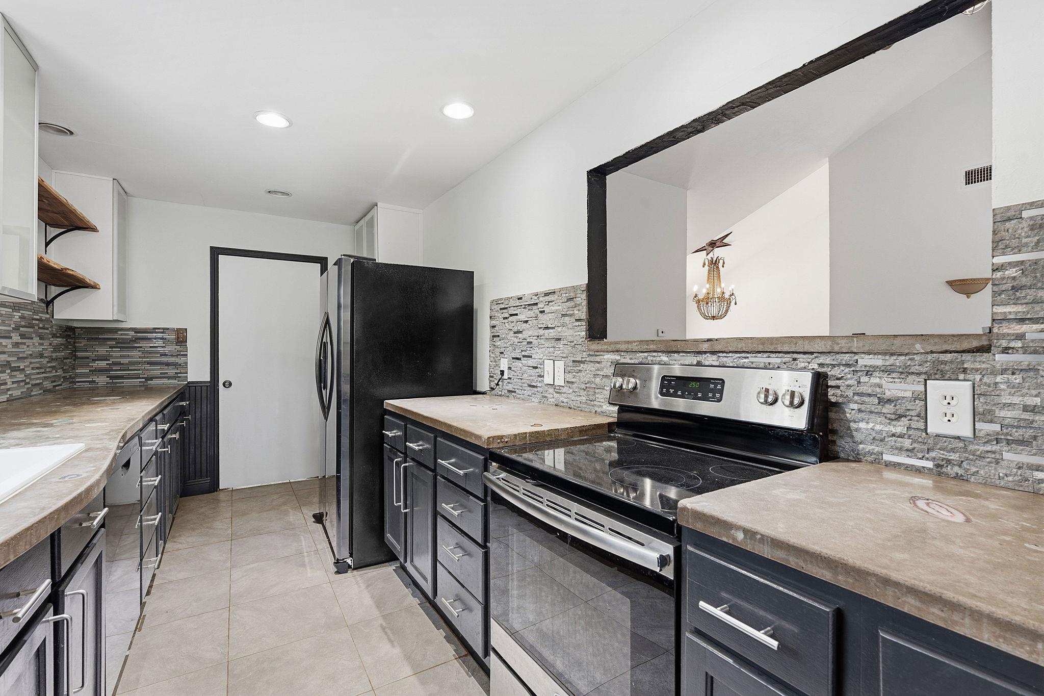 4 & 6 Acacia DR