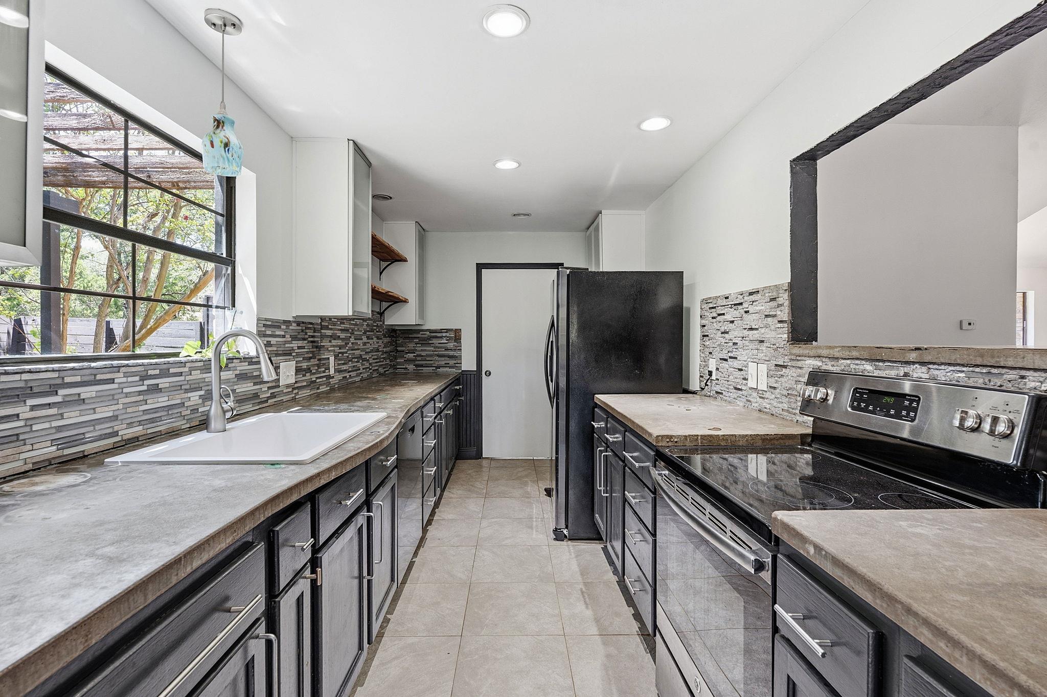 4 & 6 Acacia DR