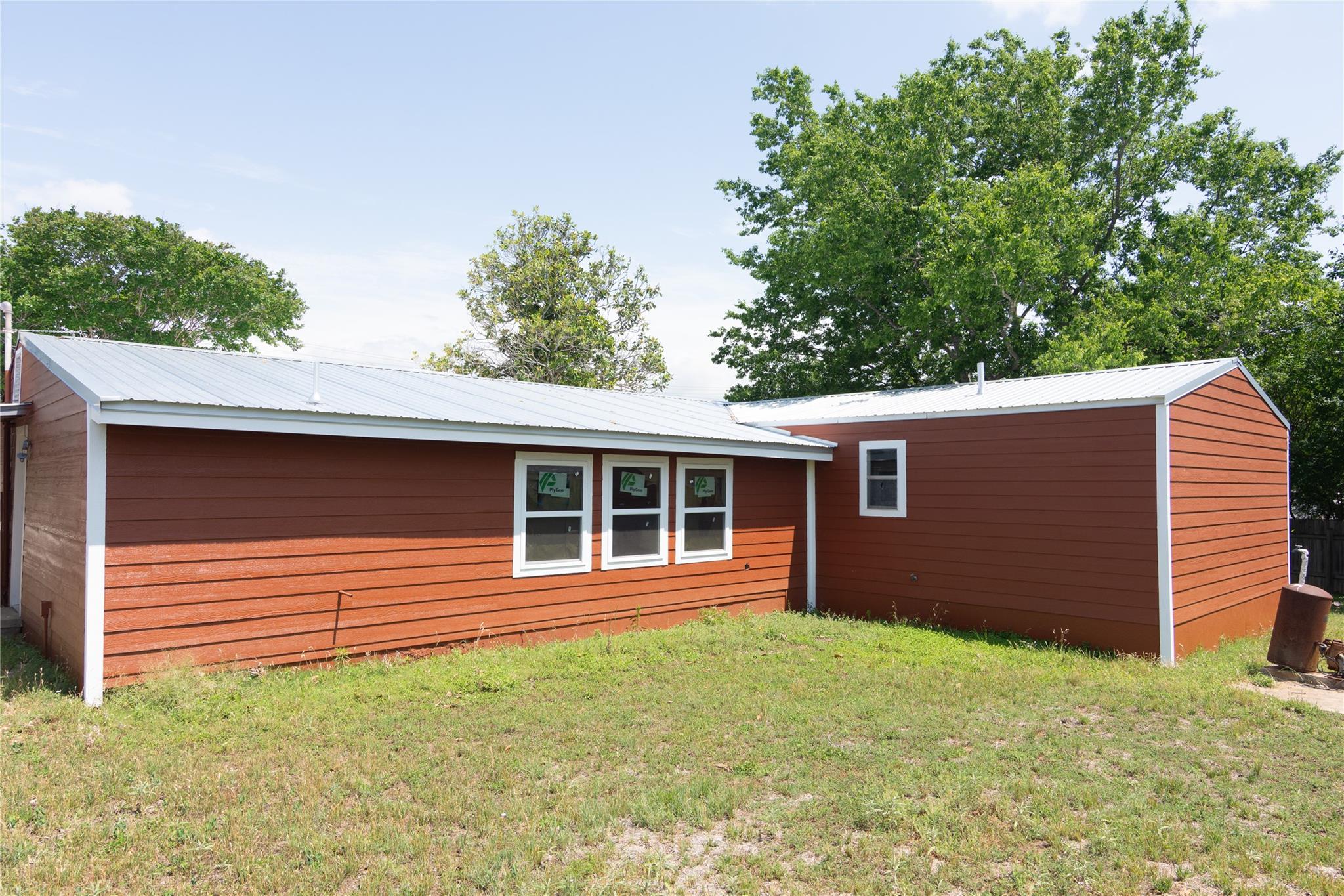 603 W Main ST