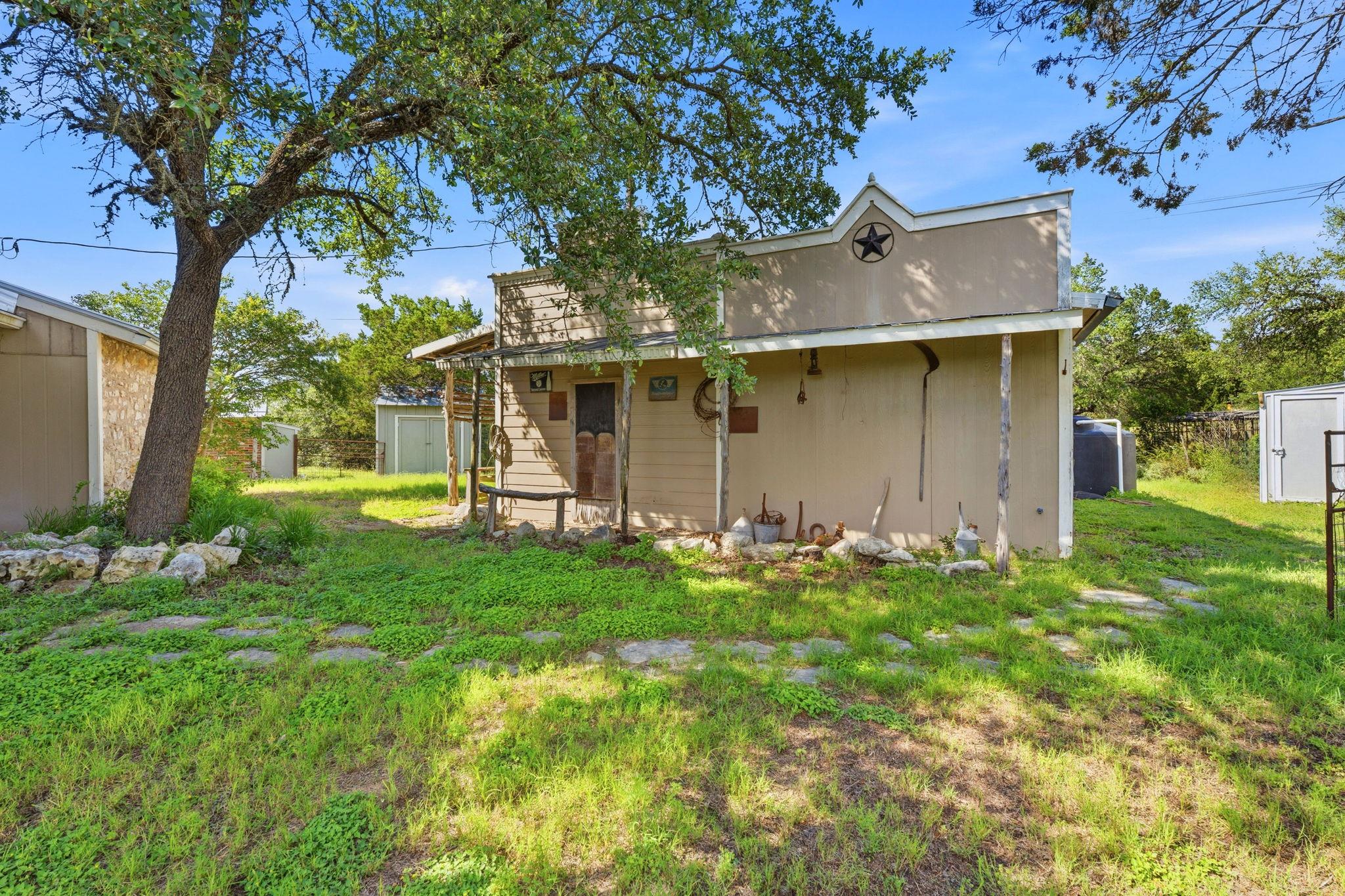 3230 W Fitzhugh RD
