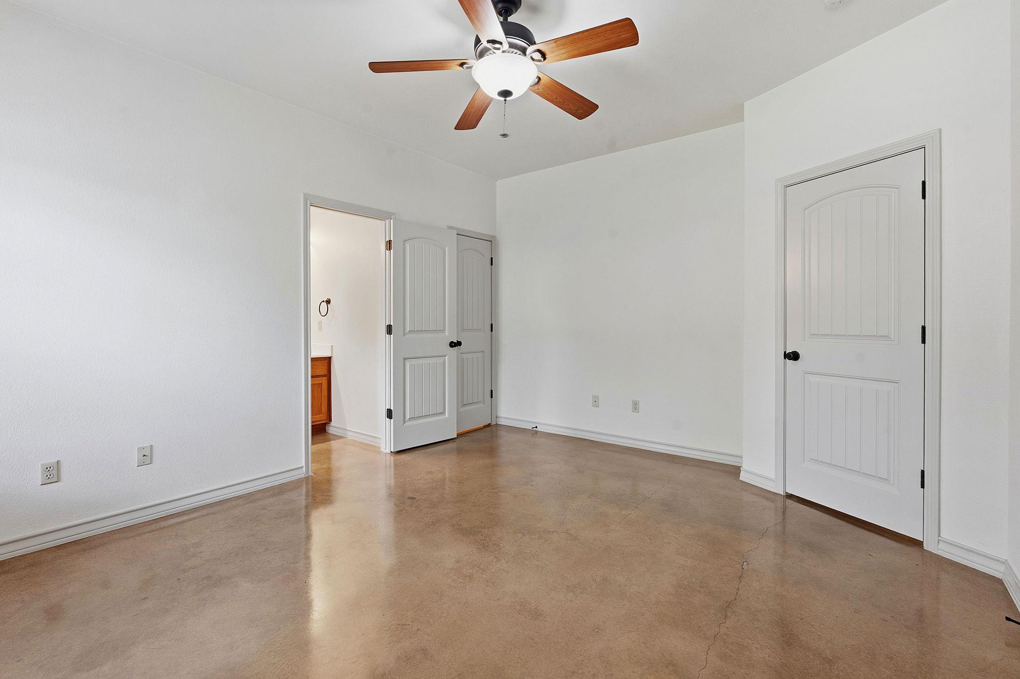 10215 Twin Lake LOOP