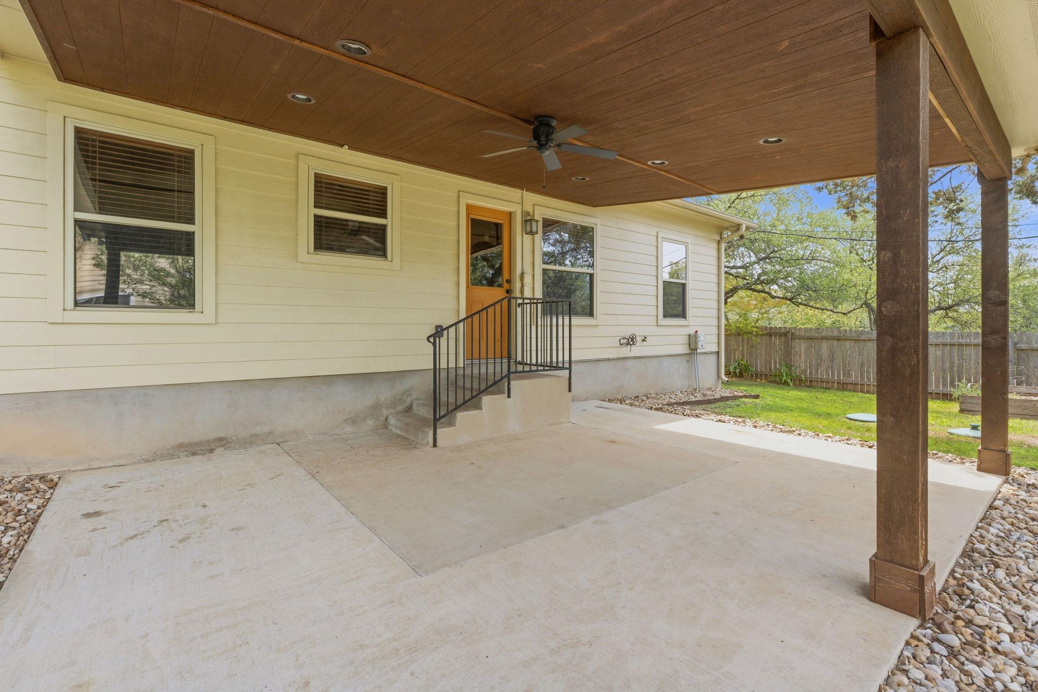 10215 Twin Lake LOOP