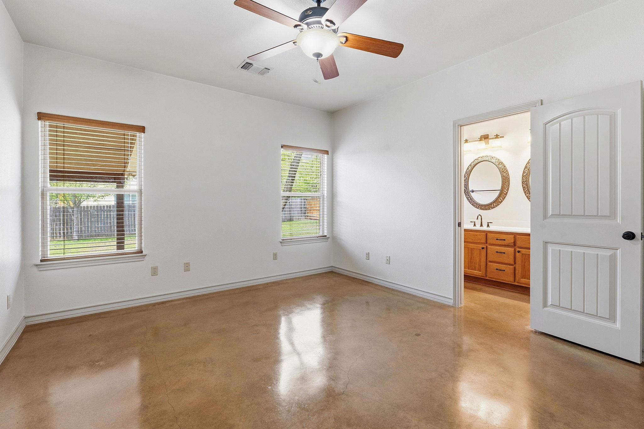 10215 Twin Lake LOOP
