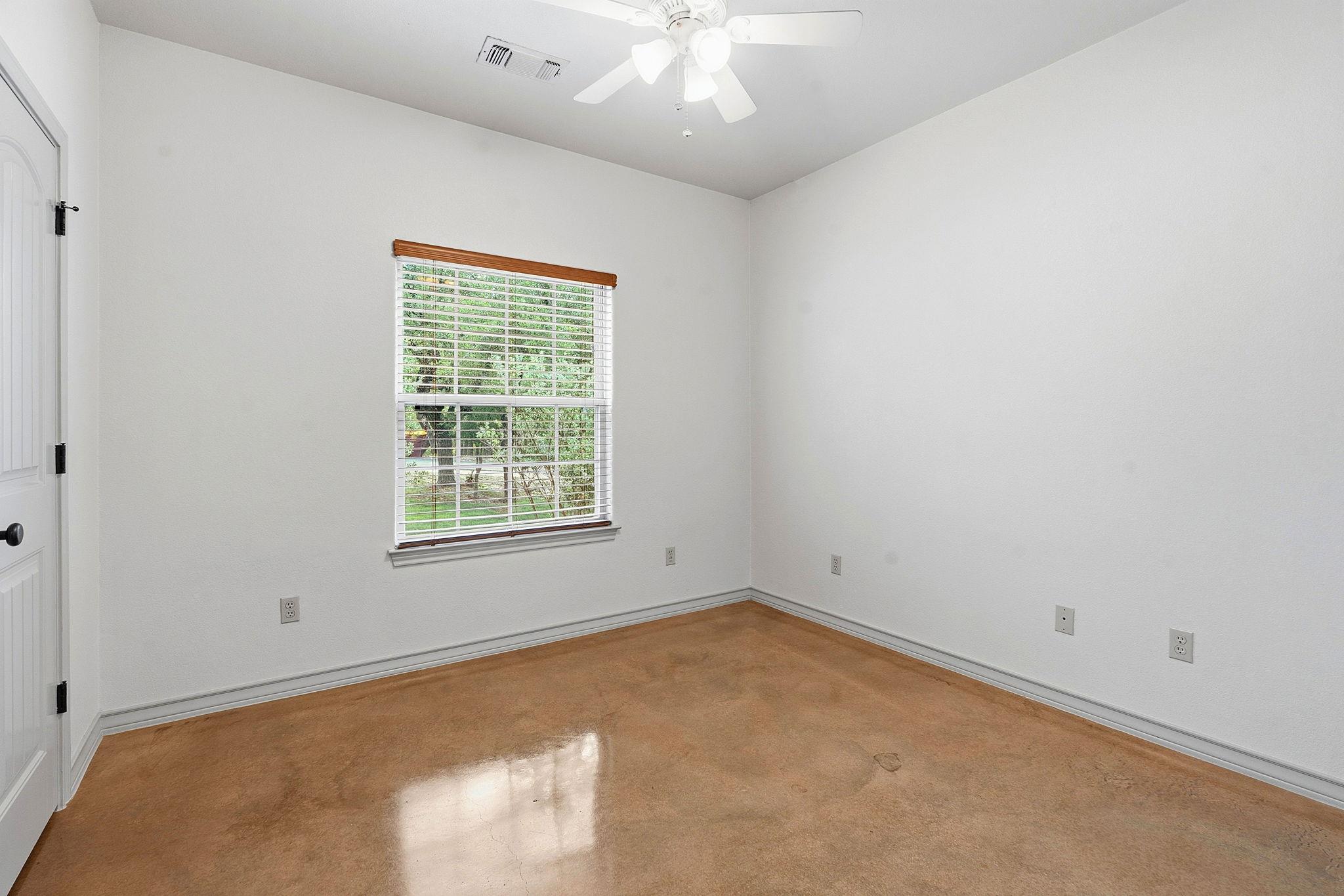 10215 Twin Lake LOOP