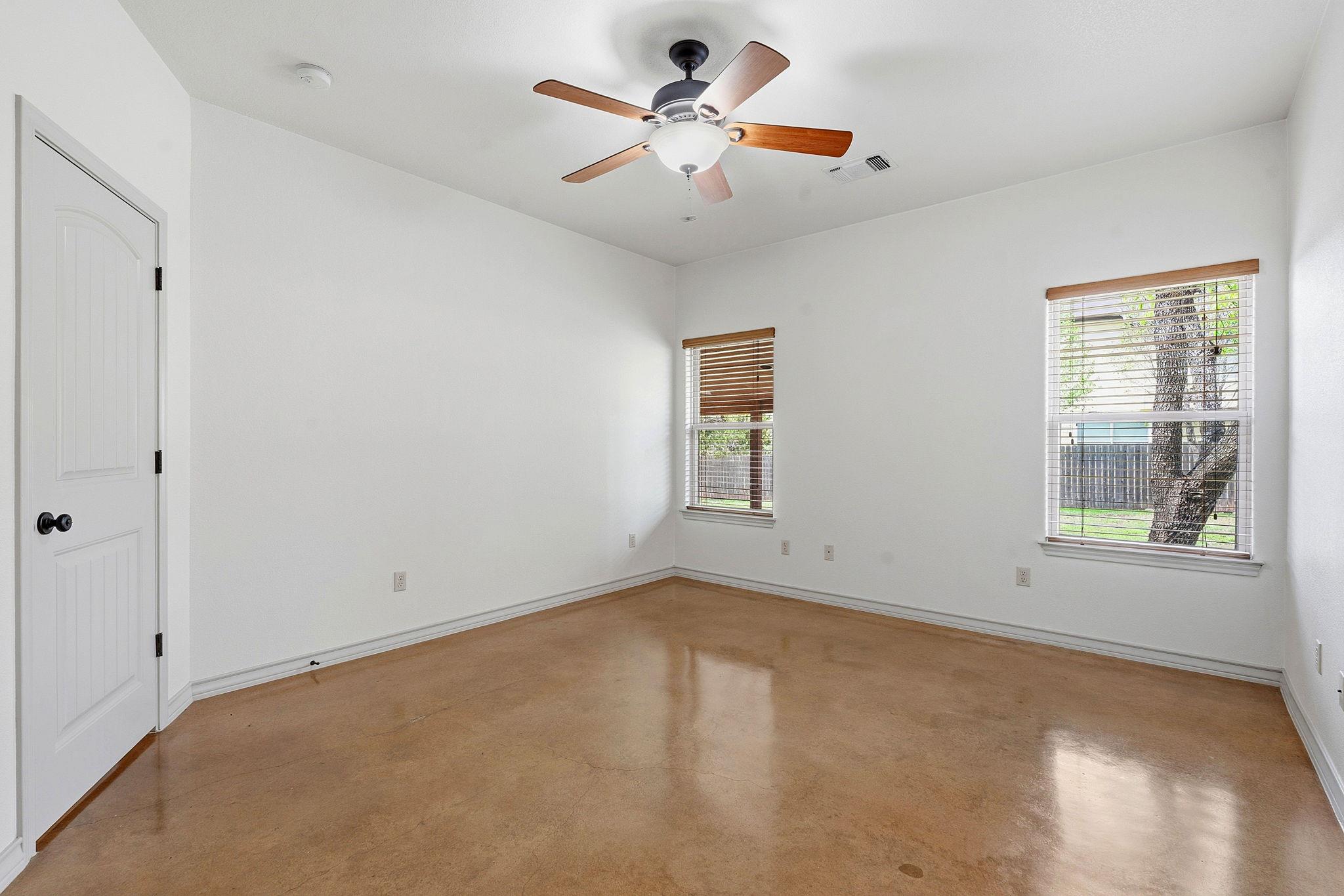 10215 Twin Lake LOOP